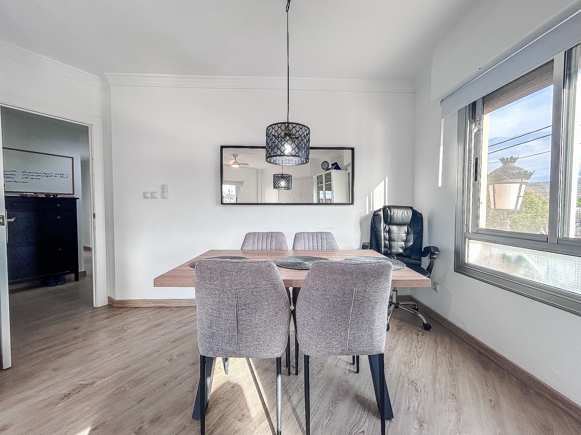 Resale - 3 Bedroom 2 Bathroom Apartment in Salinas -  - Alicante