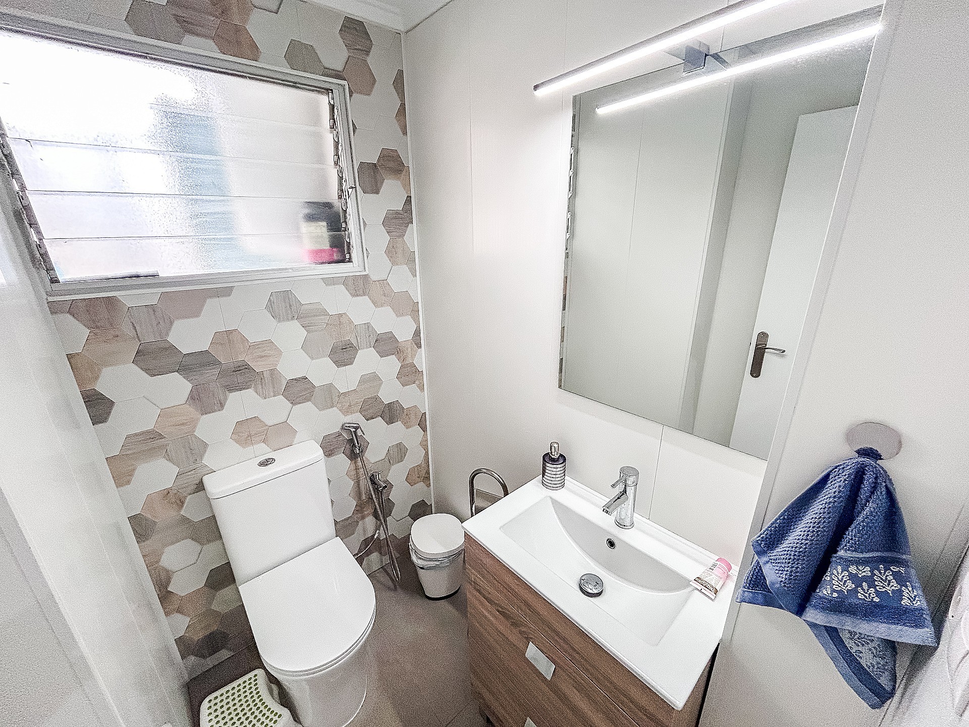 Resale - 3 Bedroom 2 Bathroom Apartment in Salinas -  - Alicante