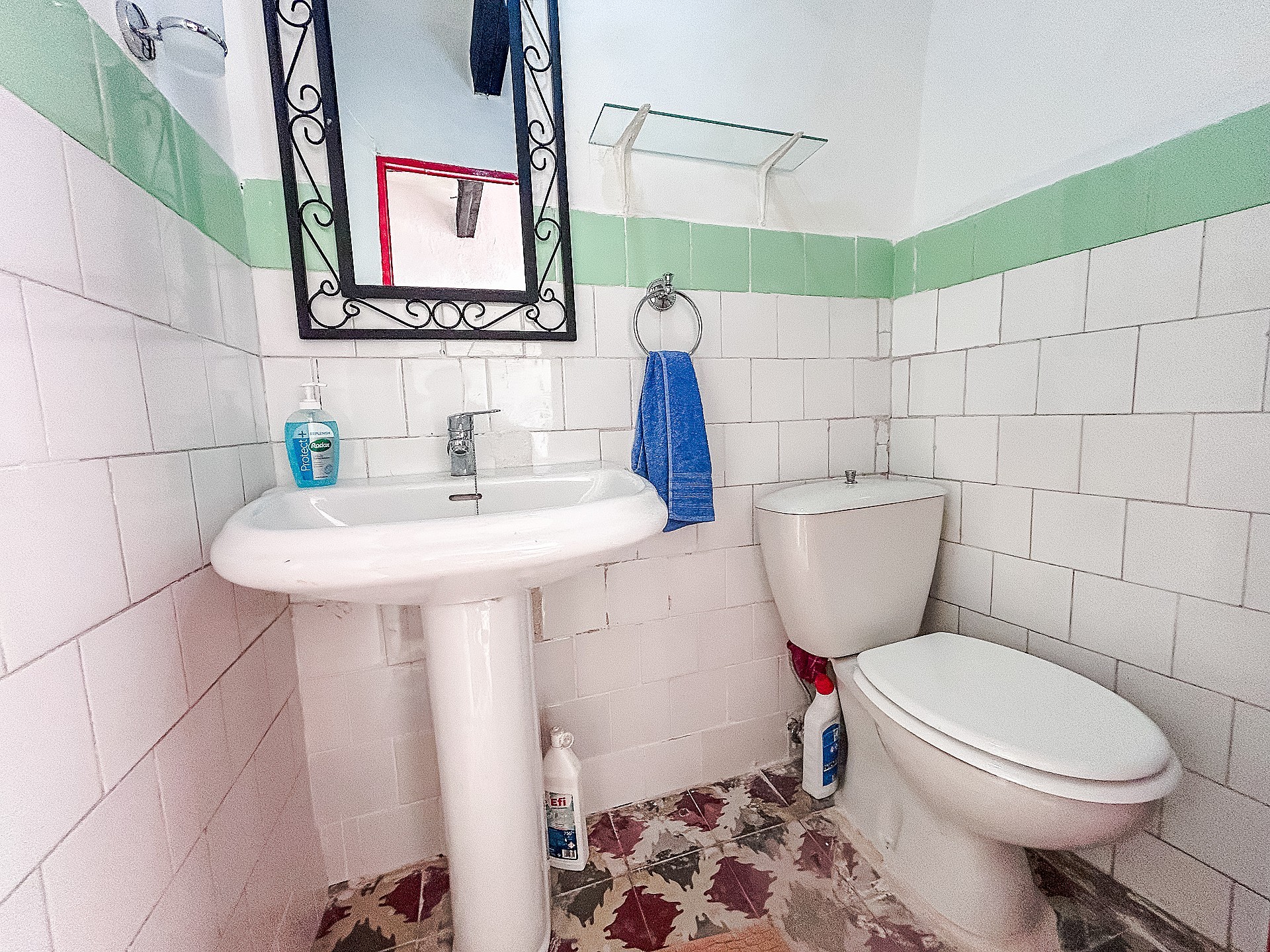 Resale - 4 Bedroom 2 Bathroom Townhouse in Onil -  - Alicante