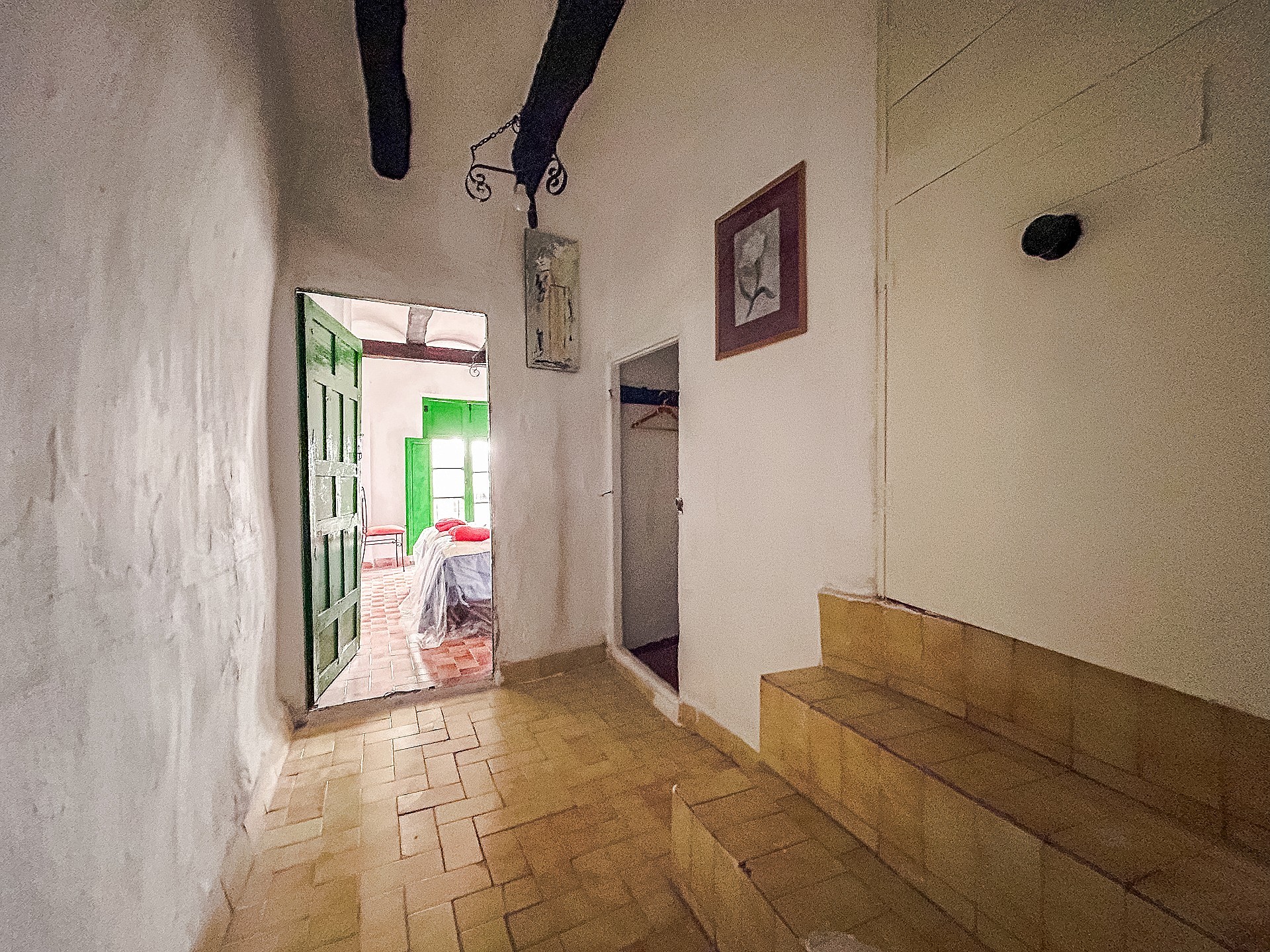 Resale - 4 Bedroom 2 Bathroom Townhouse in Onil -  - Alicante