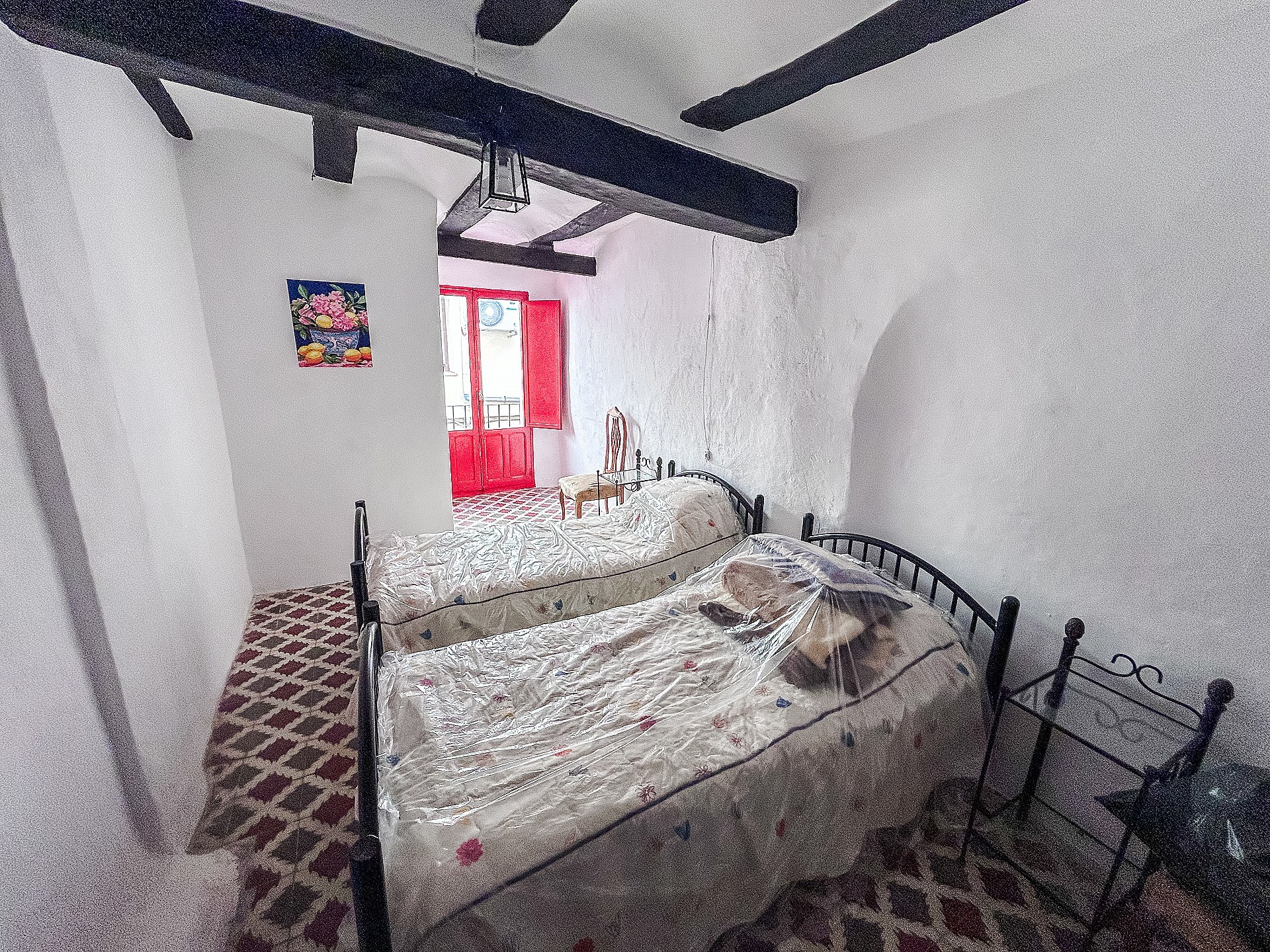 Resale - 4 Bedroom 2 Bathroom Townhouse in Onil -  - Alicante