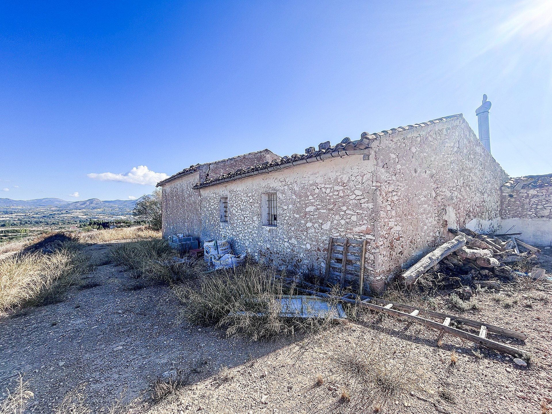 Resale - 2 Bedroom 1 Bathroom Finca in Elda -  - Alicante