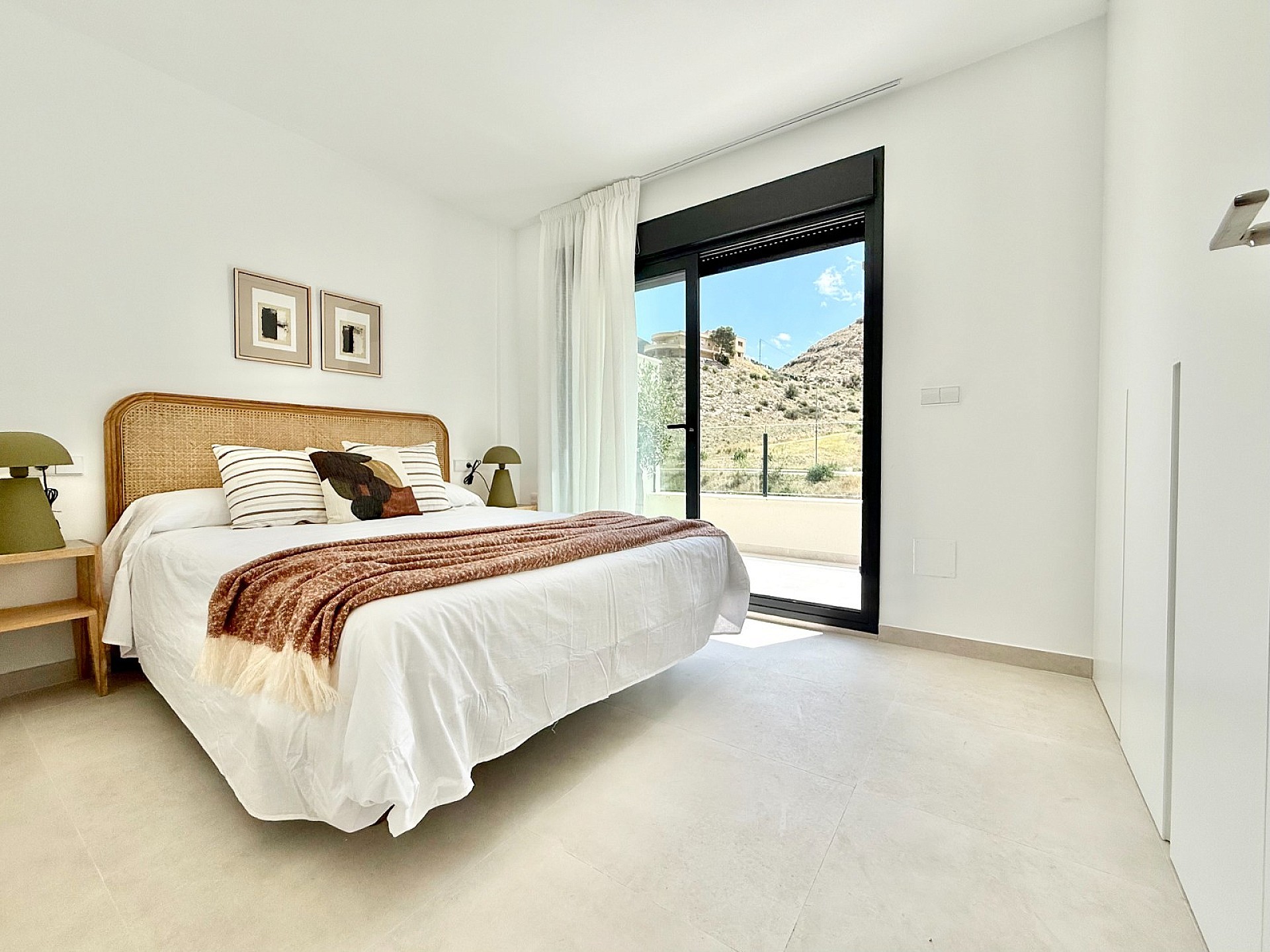 Resale - 3 Bedroom 2 Bathroom Villa in Cox -  - Alicante