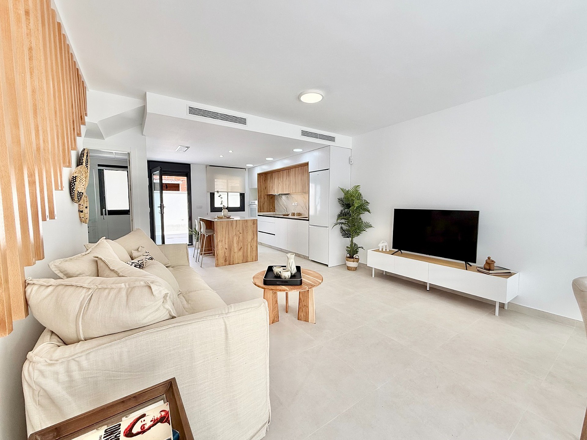 Resale - 3 Bedroom 2 Bathroom Villa in Cox -  - Alicante