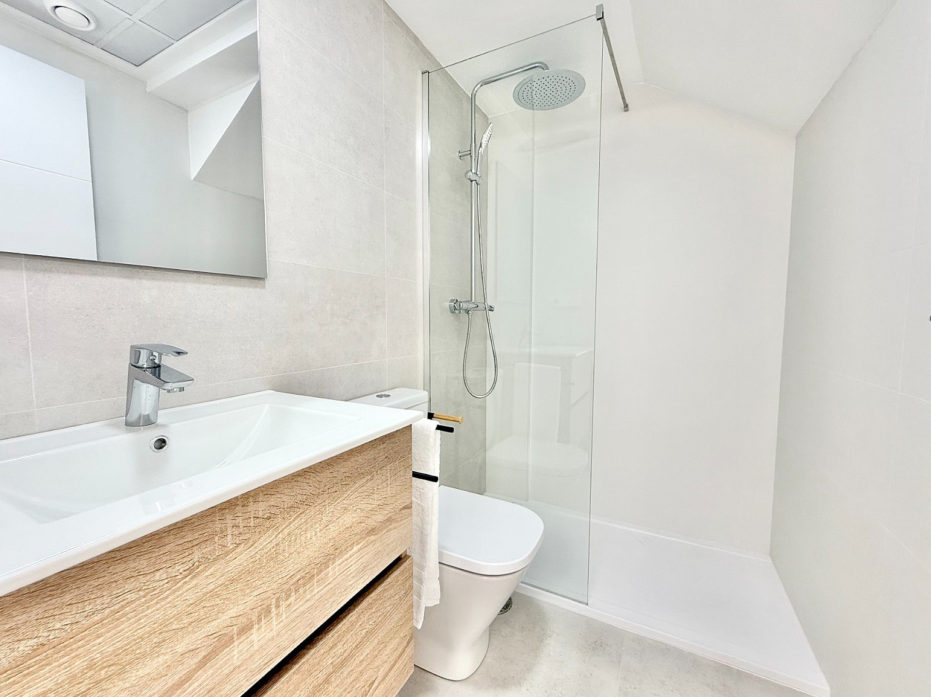 Resale - 3 Bedroom 2 Bathroom Villa in Cox -  - Alicante