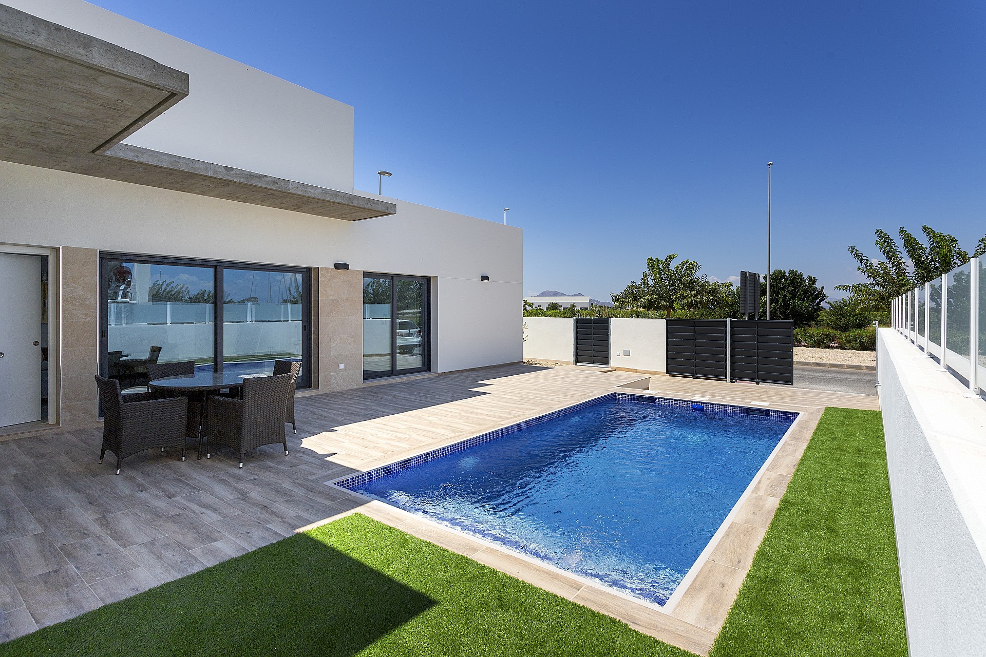 Resale - 3 Bedroom 2 Bathroom Villa in Daya Nueva -  - Alicante