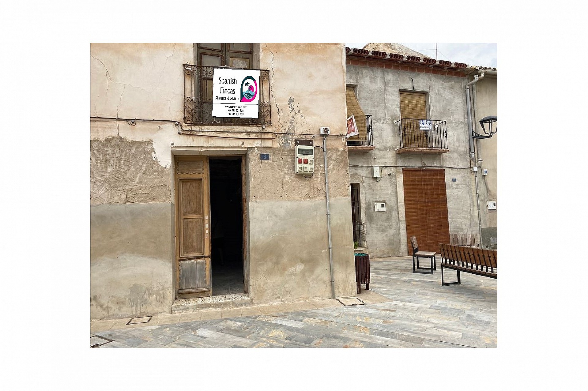 Resale - 5 Bedroom 2 Bathroom Townhouse in Aspe -  - Alicante