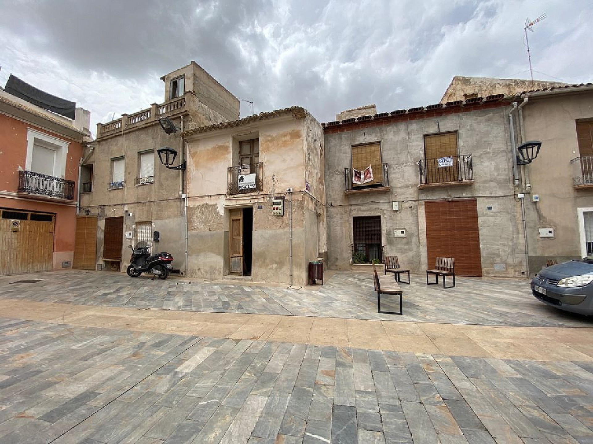 Resale - 5 Bedroom 2 Bathroom Townhouse in Aspe -  - Alicante