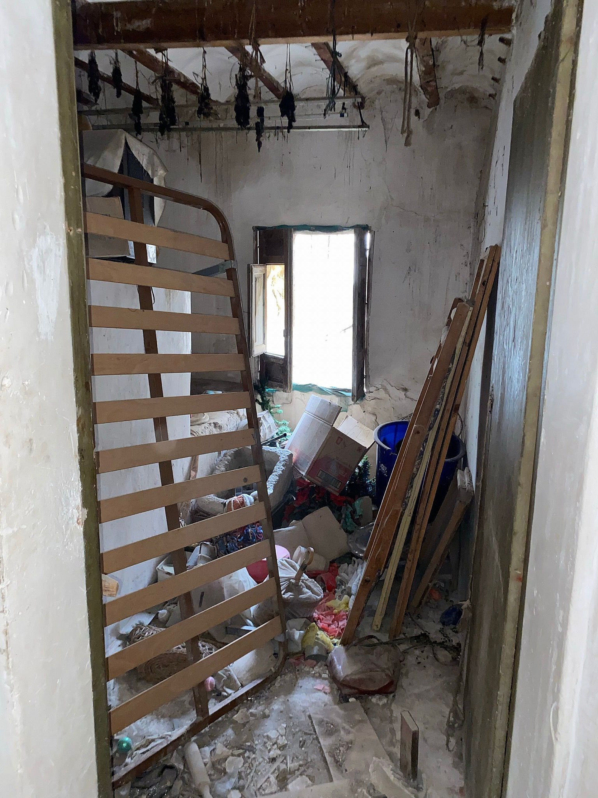 Resale - 5 Bedroom 2 Bathroom Townhouse in Aspe -  - Alicante