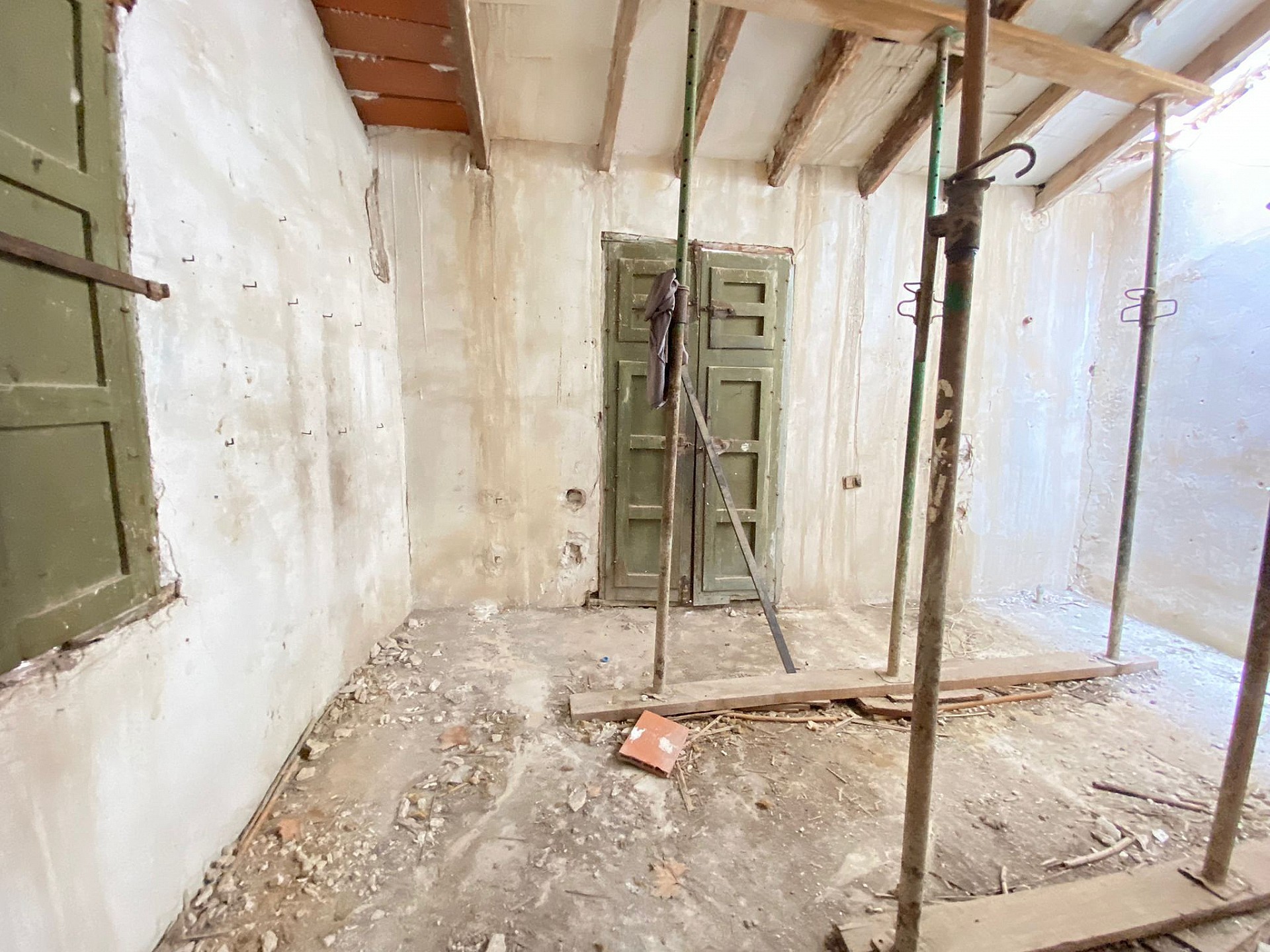 Resale - 5 Bedroom 2 Bathroom Townhouse in Aspe -  - Alicante