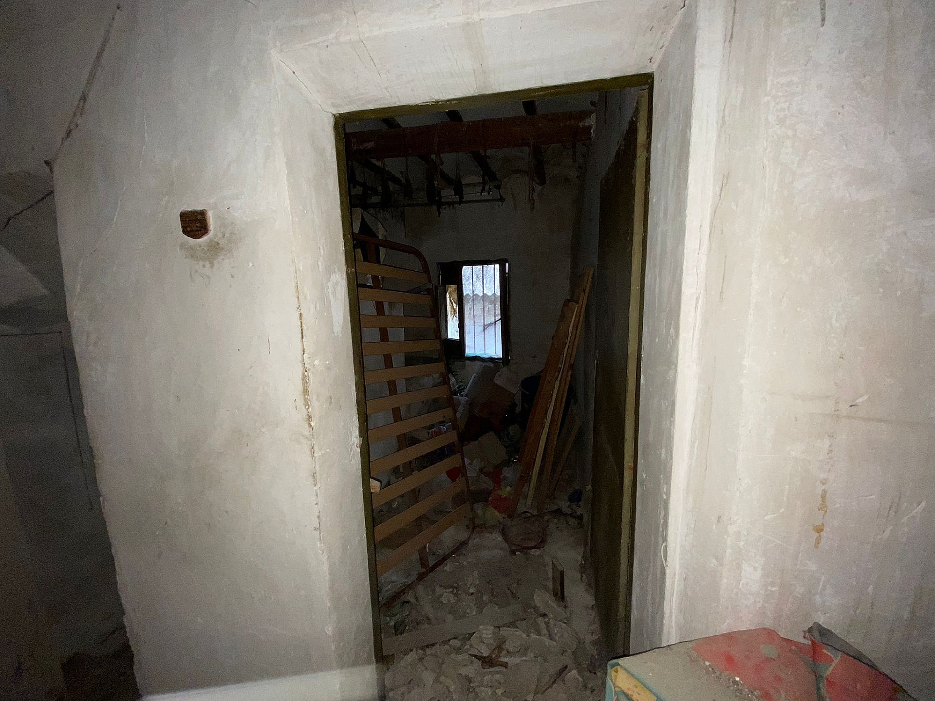 Resale - 5 Bedroom 2 Bathroom Townhouse in Aspe -  - Alicante