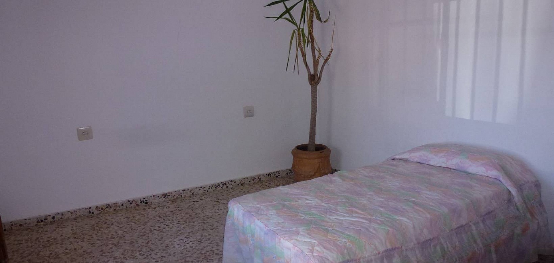 Resale - 3 Bedroom 1 Bathroom Cave House in Canalosa -  - Alicante