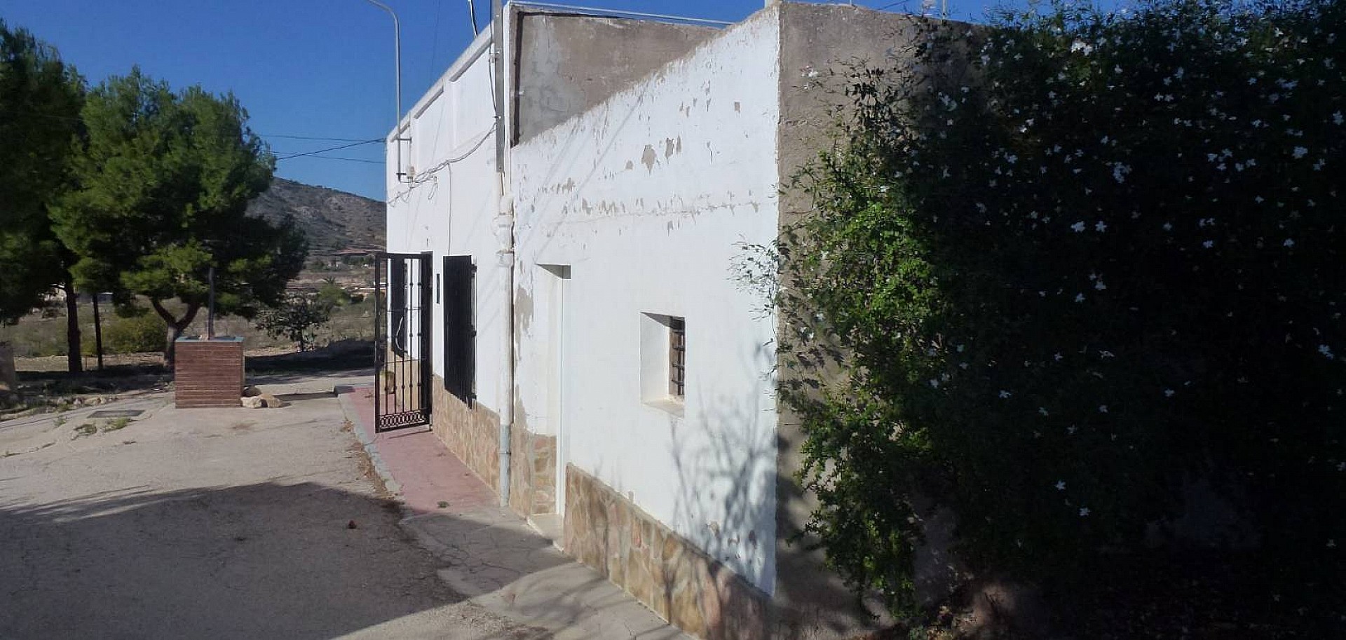 Resale - 3 Bedroom 1 Bathroom Cave House in Canalosa -  - Alicante