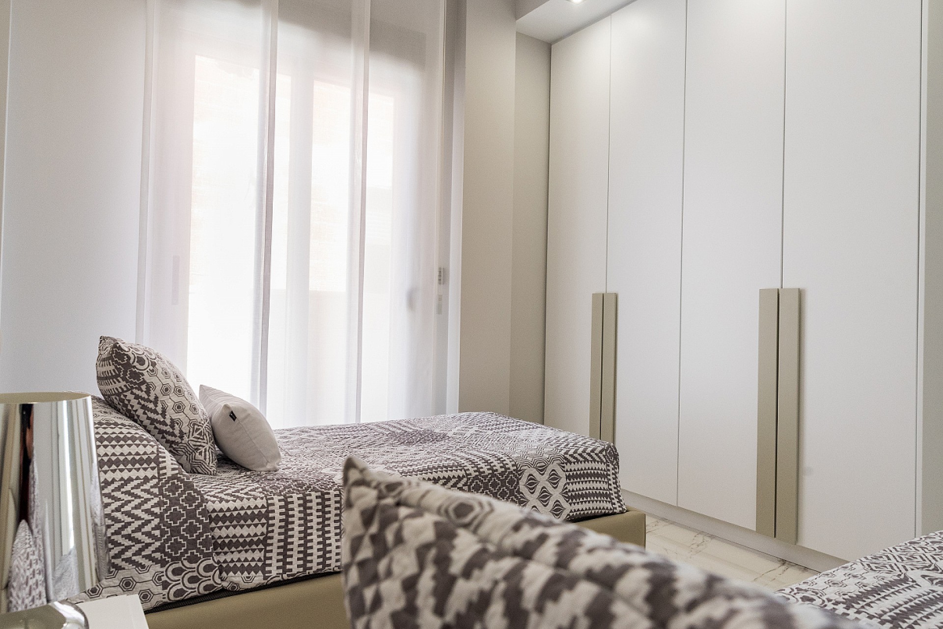 Resale - 3 Bedroom 2 Bathroom Villa in Villamartin -  - Alicante