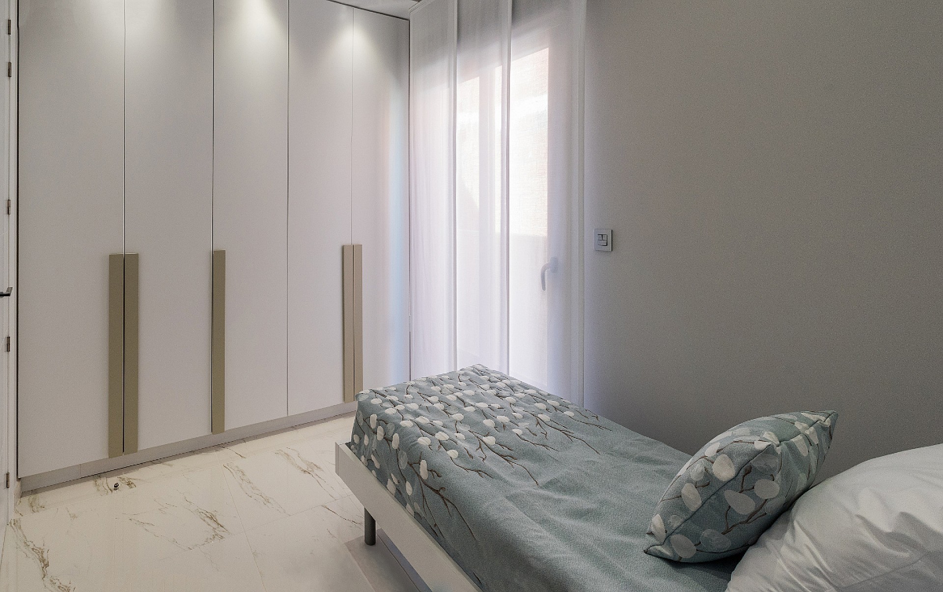 Resale - 3 Bedroom 2 Bathroom Villa in Villamartin -  - Alicante