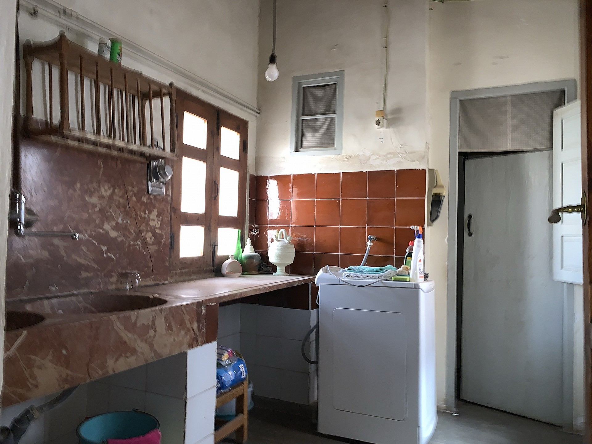 Resale - 7 Bedroom 1 Bathroom Townhouse in Agost -  - Alicante