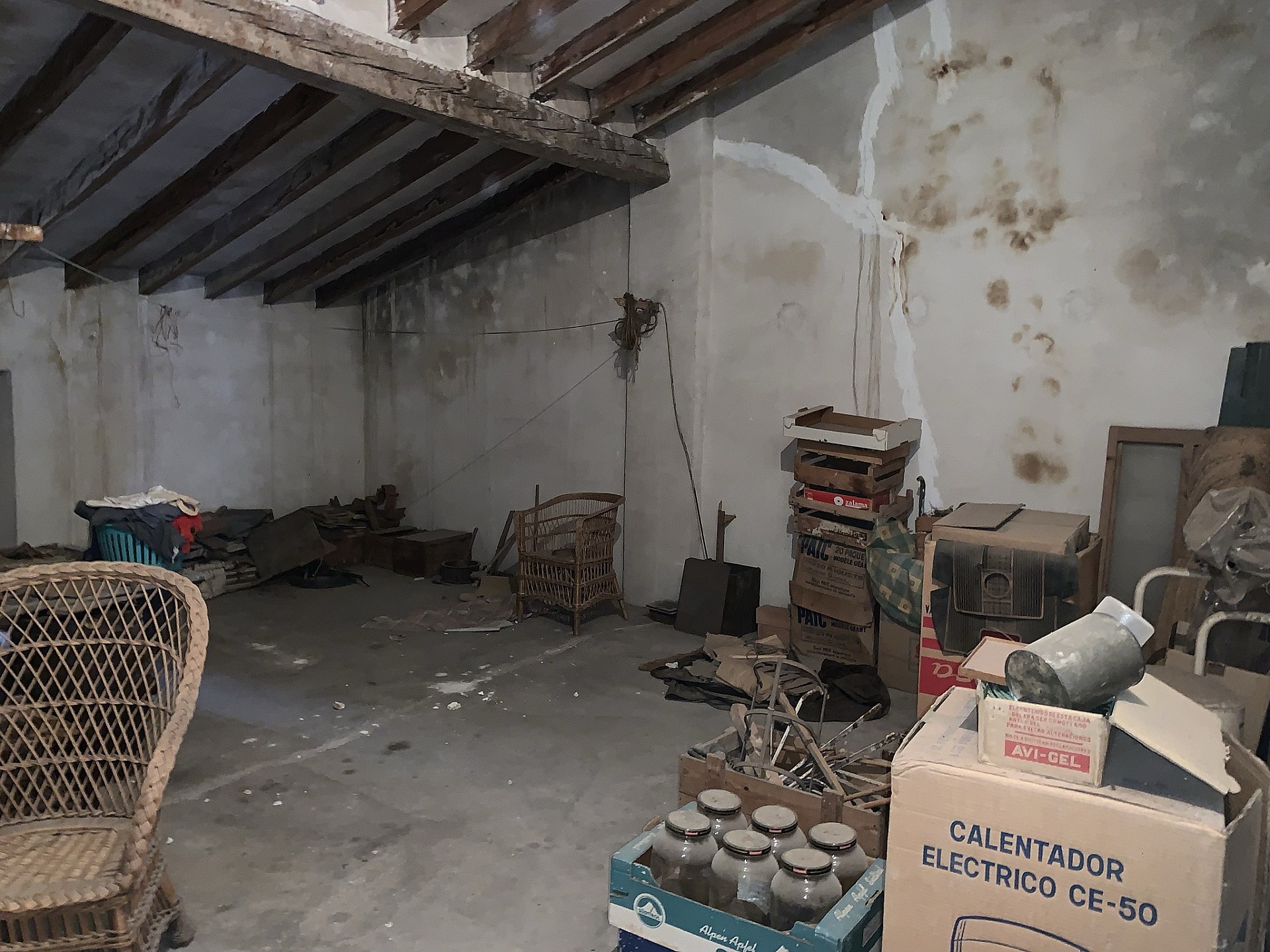 Resale - 7 Bedroom 1 Bathroom Townhouse in Agost -  - Alicante