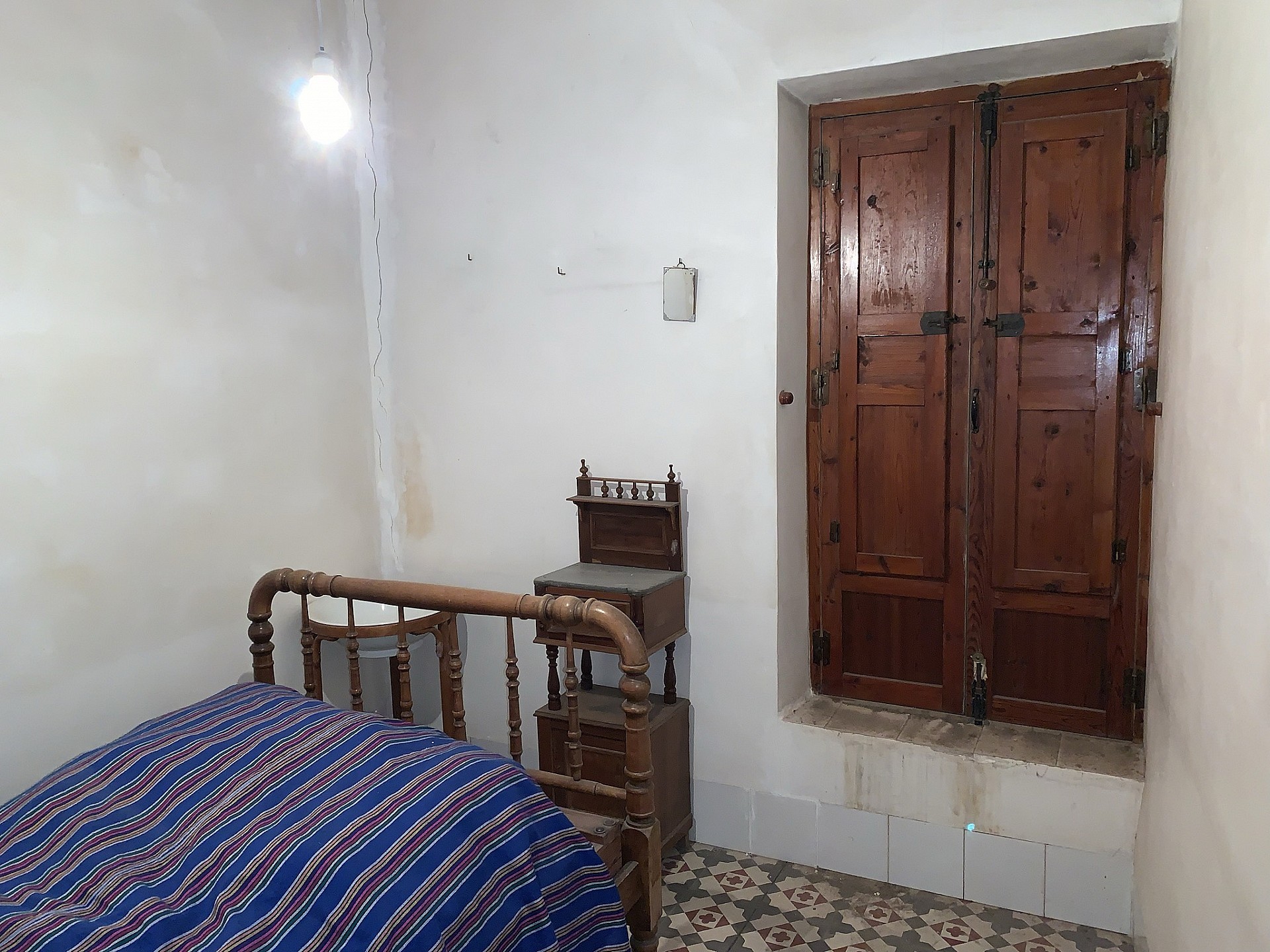Resale - 7 Bedroom 1 Bathroom Townhouse in Agost -  - Alicante