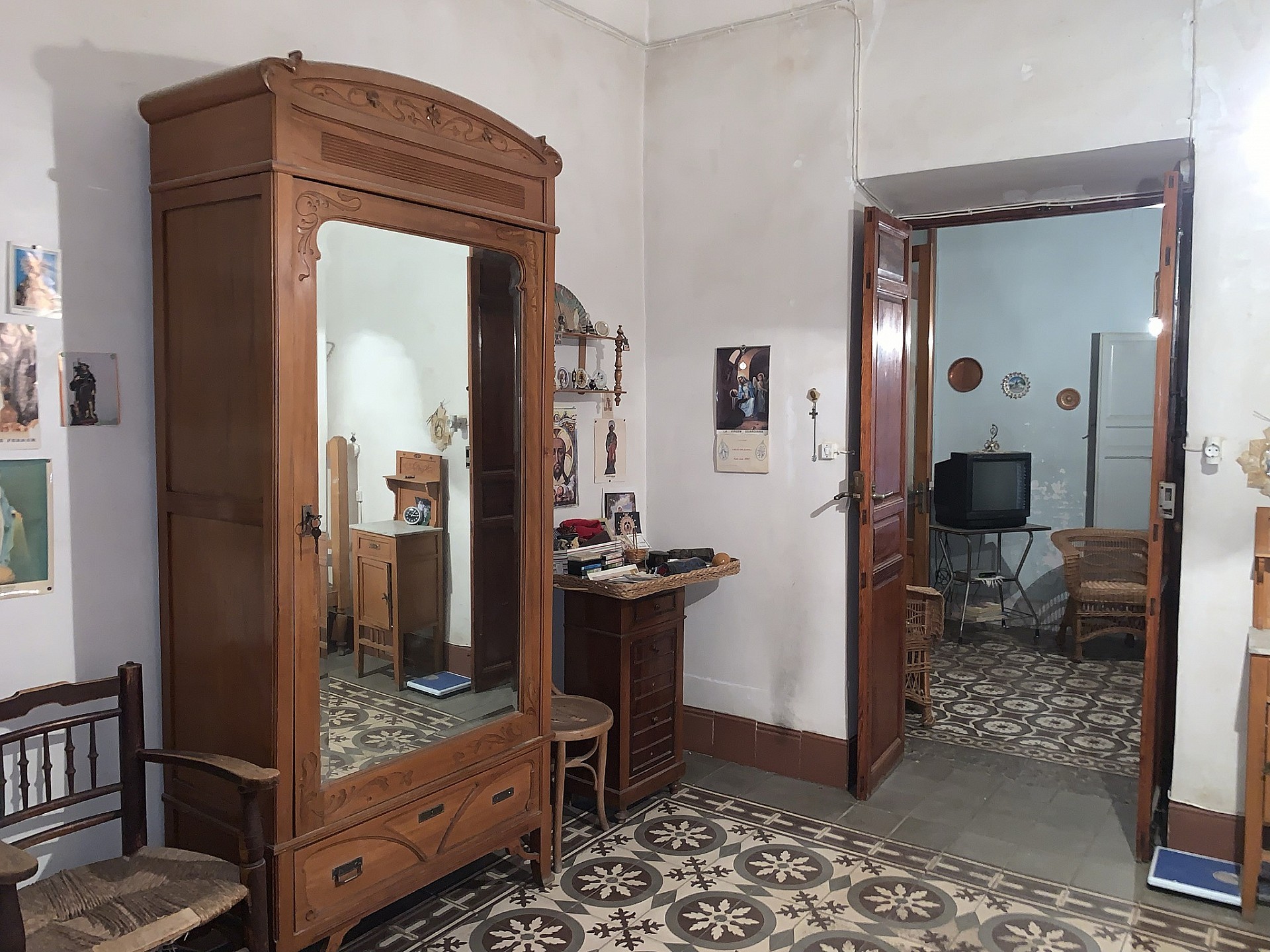Resale - 7 Bedroom 1 Bathroom Townhouse in Agost -  - Alicante