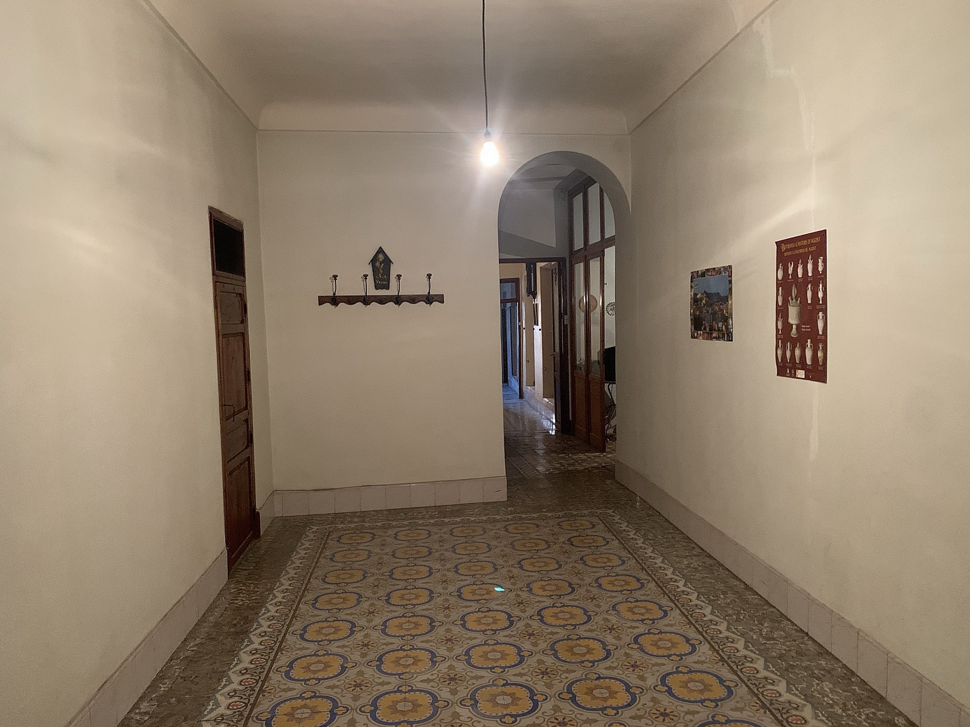 Resale - 7 Bedroom 1 Bathroom Townhouse in Agost -  - Alicante