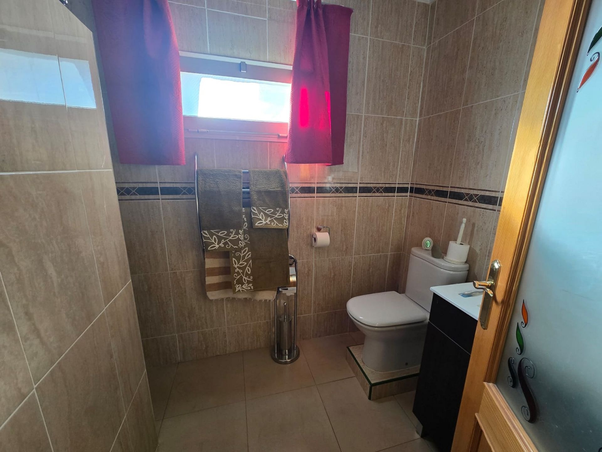 Resale - 3 Bedroom 2 Bathroom Villa in Sax -  - Alicante