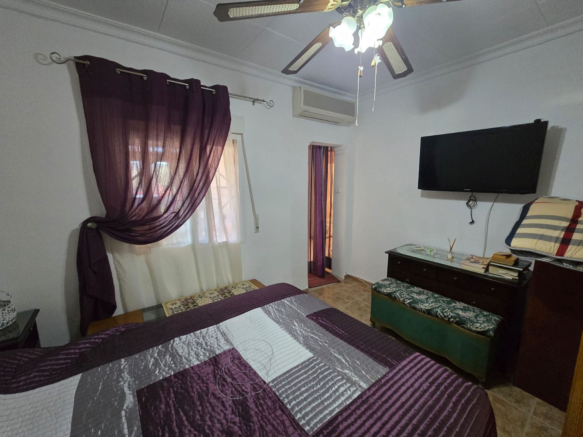 Resale - 3 Bedroom 2 Bathroom Villa in Sax -  - Alicante