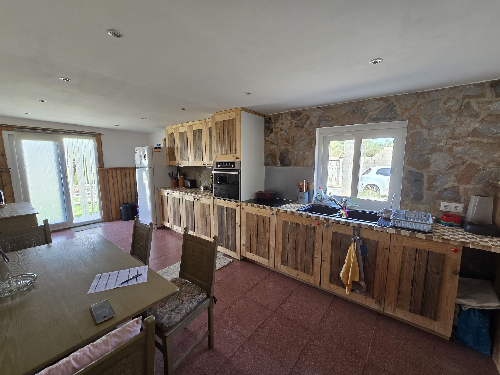 Resale - 6 Bedroom 3 Bathroom Villa in Sax -  - Alicante