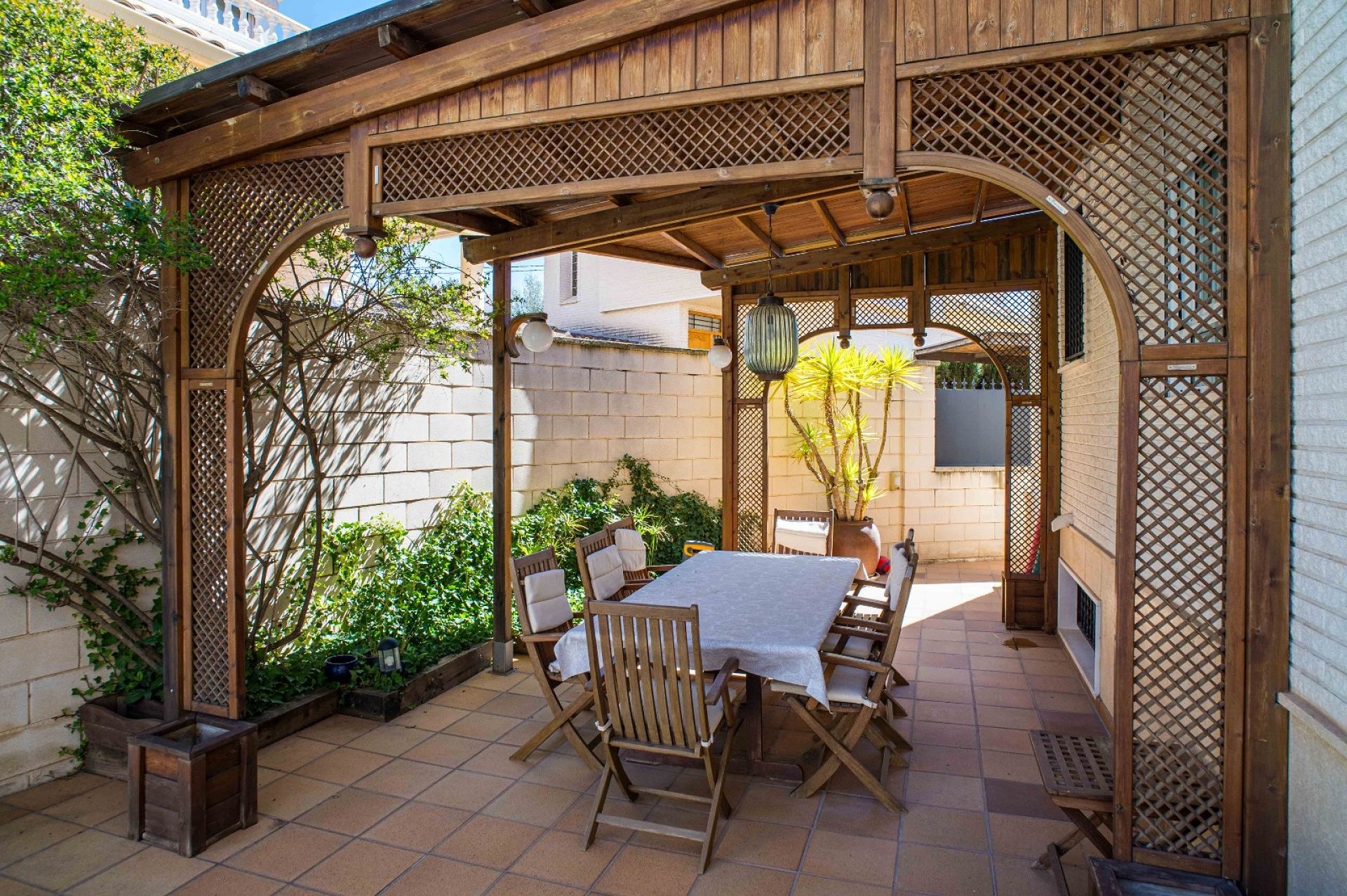 Resale - 3 Bedroom 2 Bathroom Villa in Elda -  - Alicante