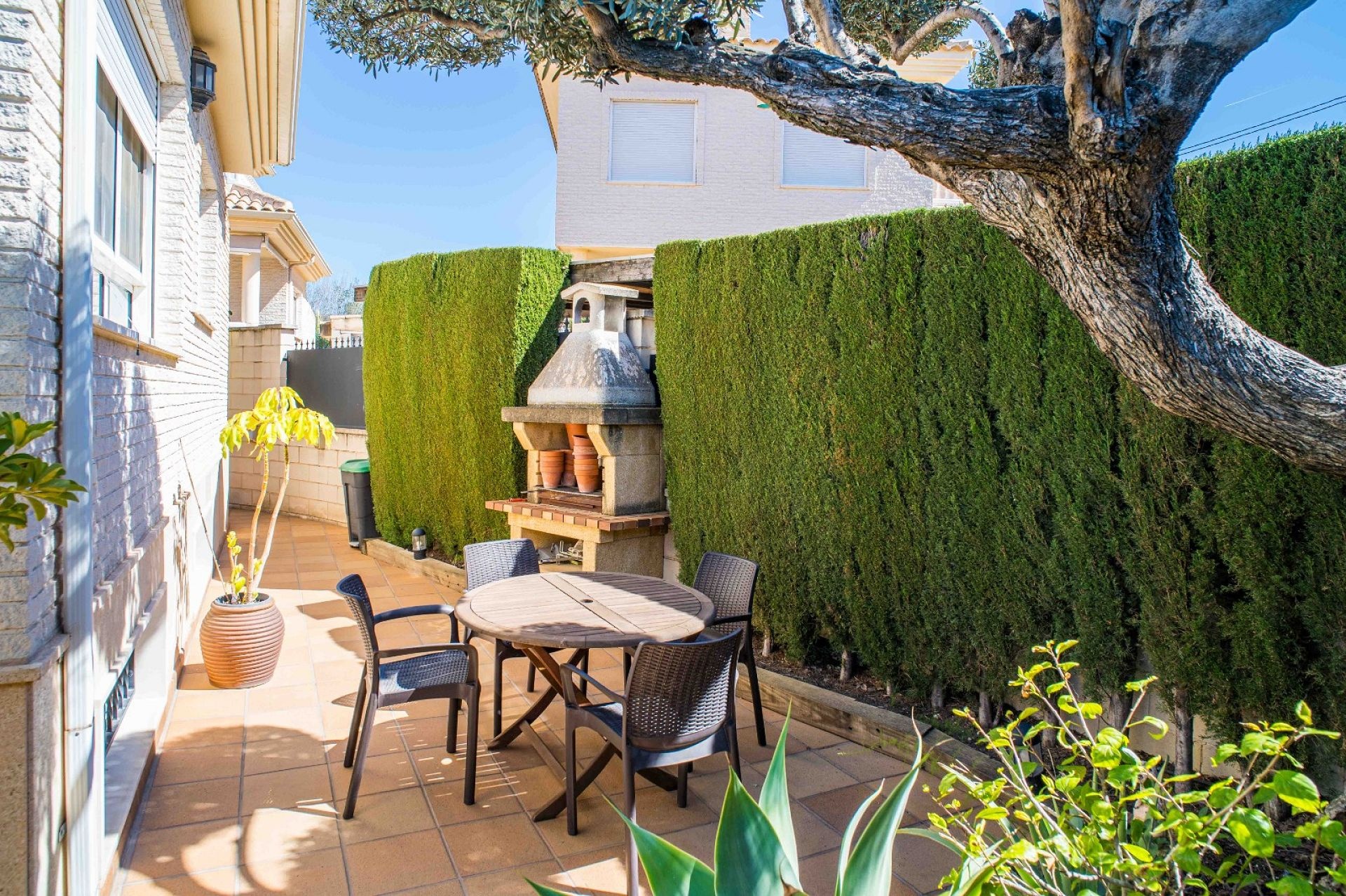 Resale - 3 Bedroom 2 Bathroom Villa in Elda -  - Alicante
