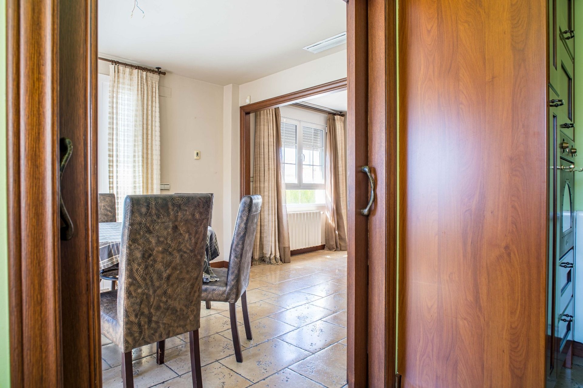 Resale - 3 Bedroom 2 Bathroom Villa in Elda -  - Alicante