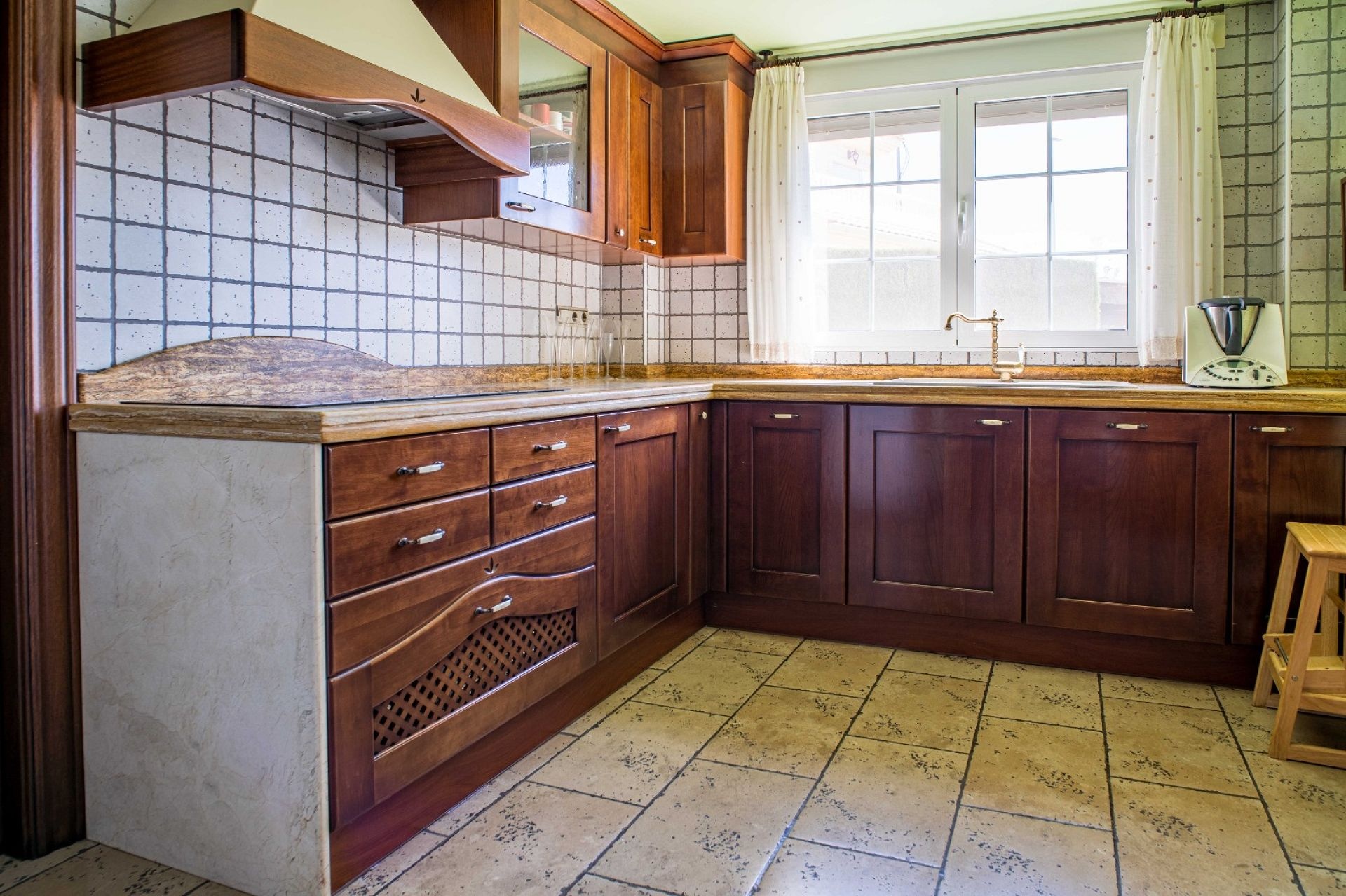 Resale - 3 Bedroom 2 Bathroom Villa in Elda -  - Alicante