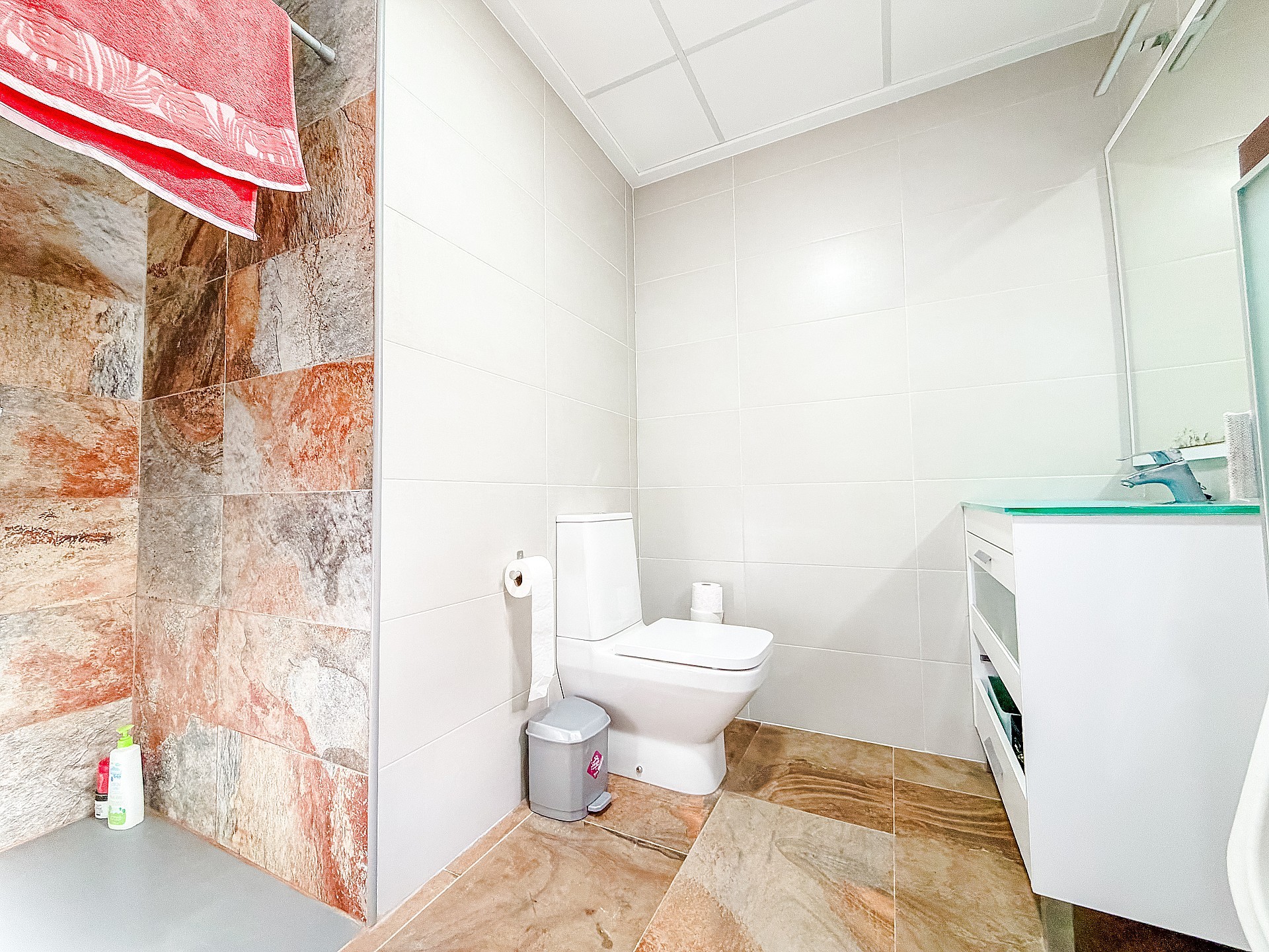 Resale - 2 Bedroom 2 Bathroom Townhouse in Elda -  - Alicante