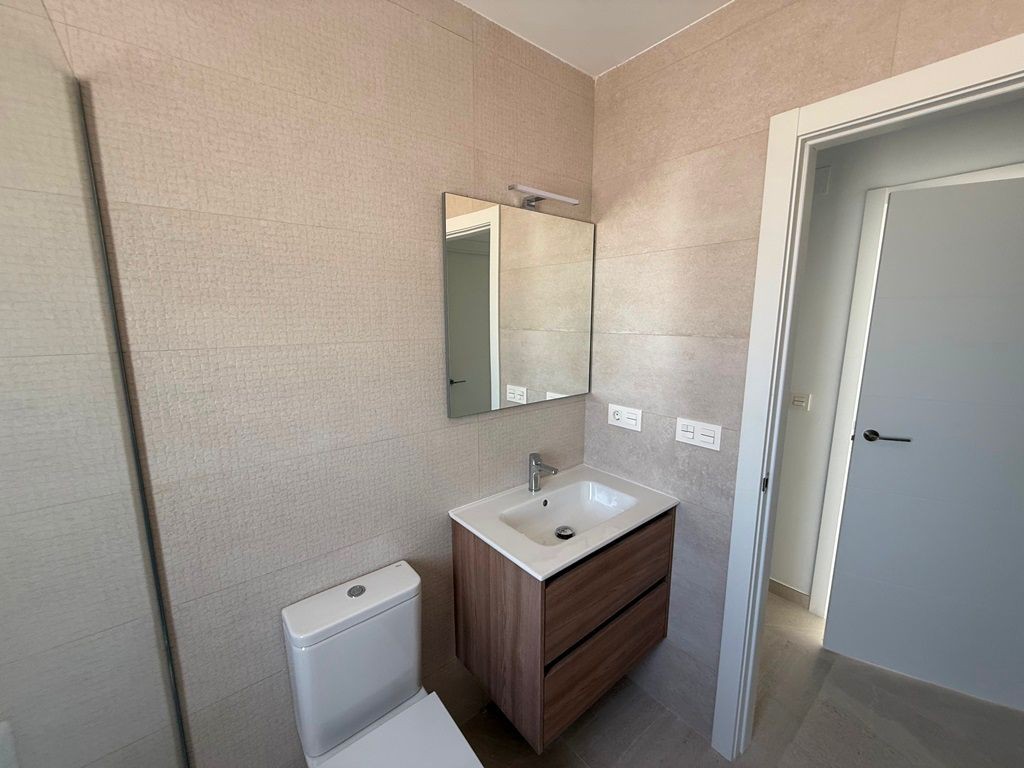 Resale - 3 Bedroom 2 Bathroom Villa in Pinoso -  - Alicante