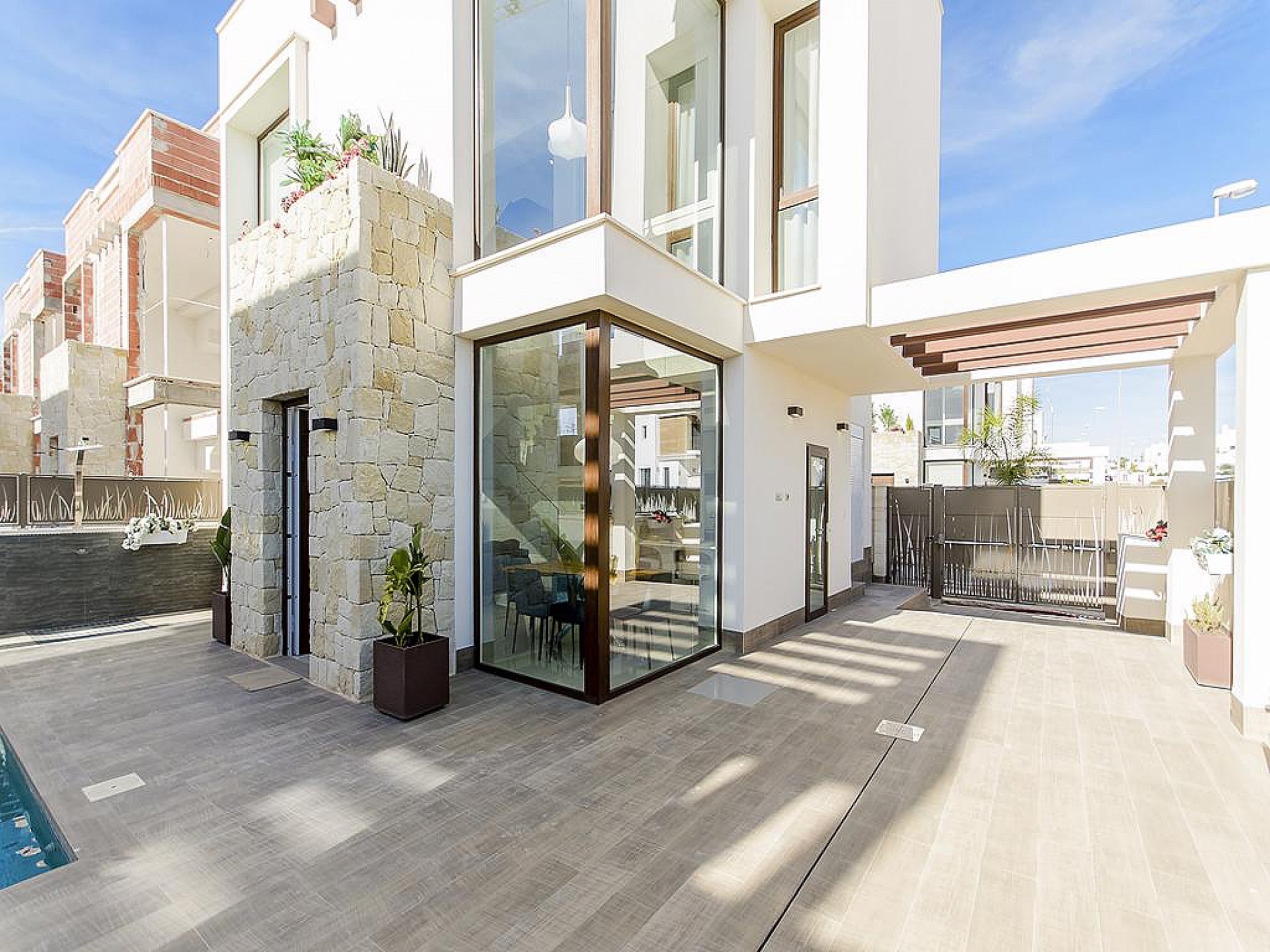 Resale - 3 Bedroom 3 Bathroom Villa in Los Montesinos -  - Alicante