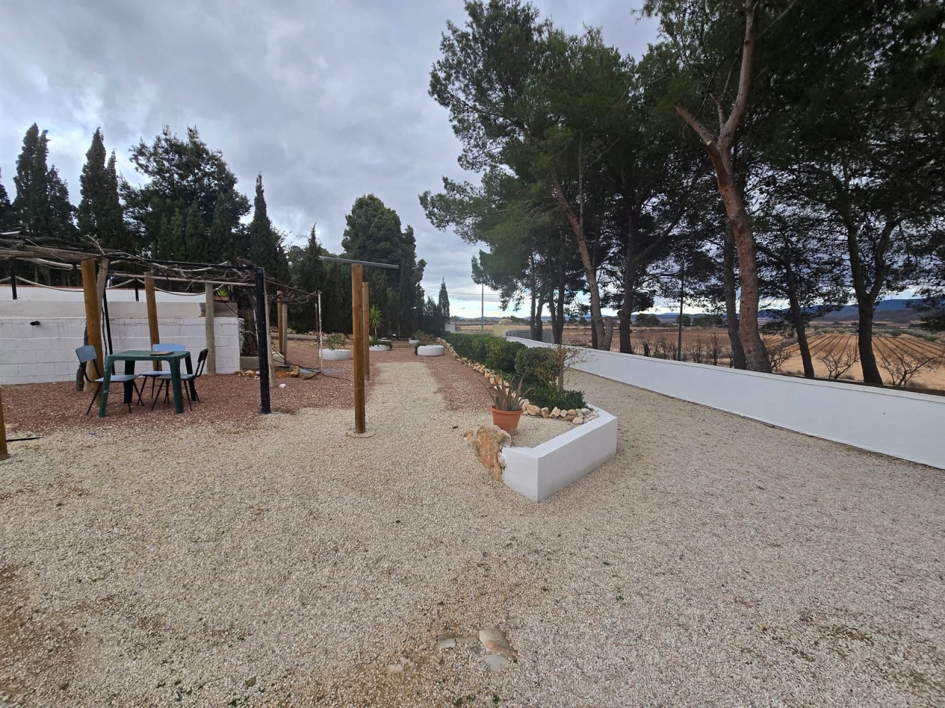 Resale - 4 Bedroom 2 Bathroom Country house in Yecla -  - Murcia