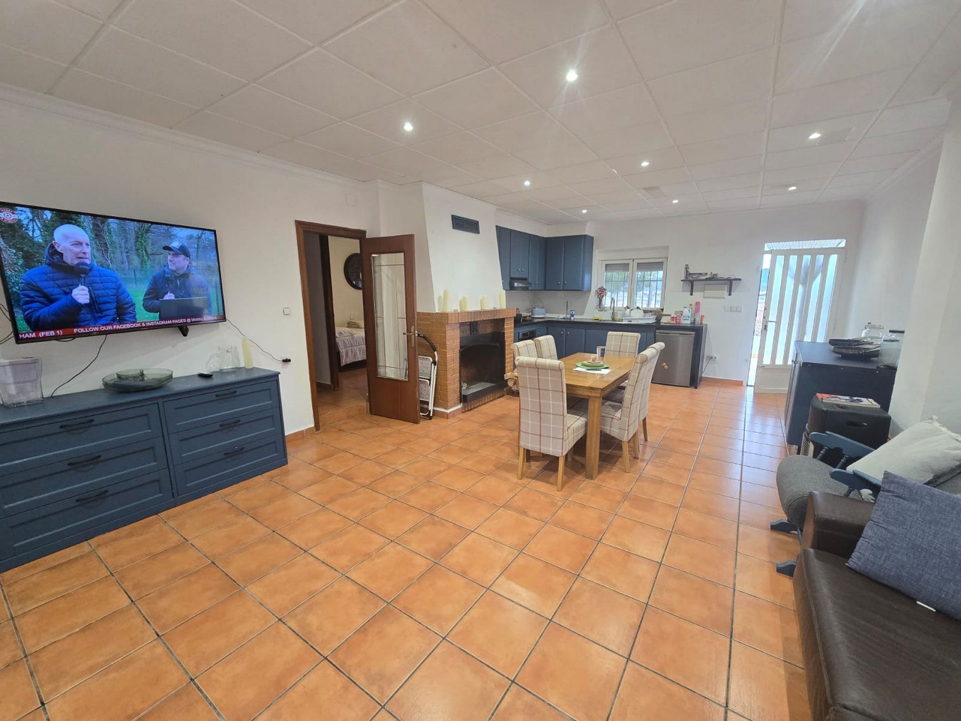 Resale - 4 Bedroom 2 Bathroom Country house in Yecla -  - Murcia