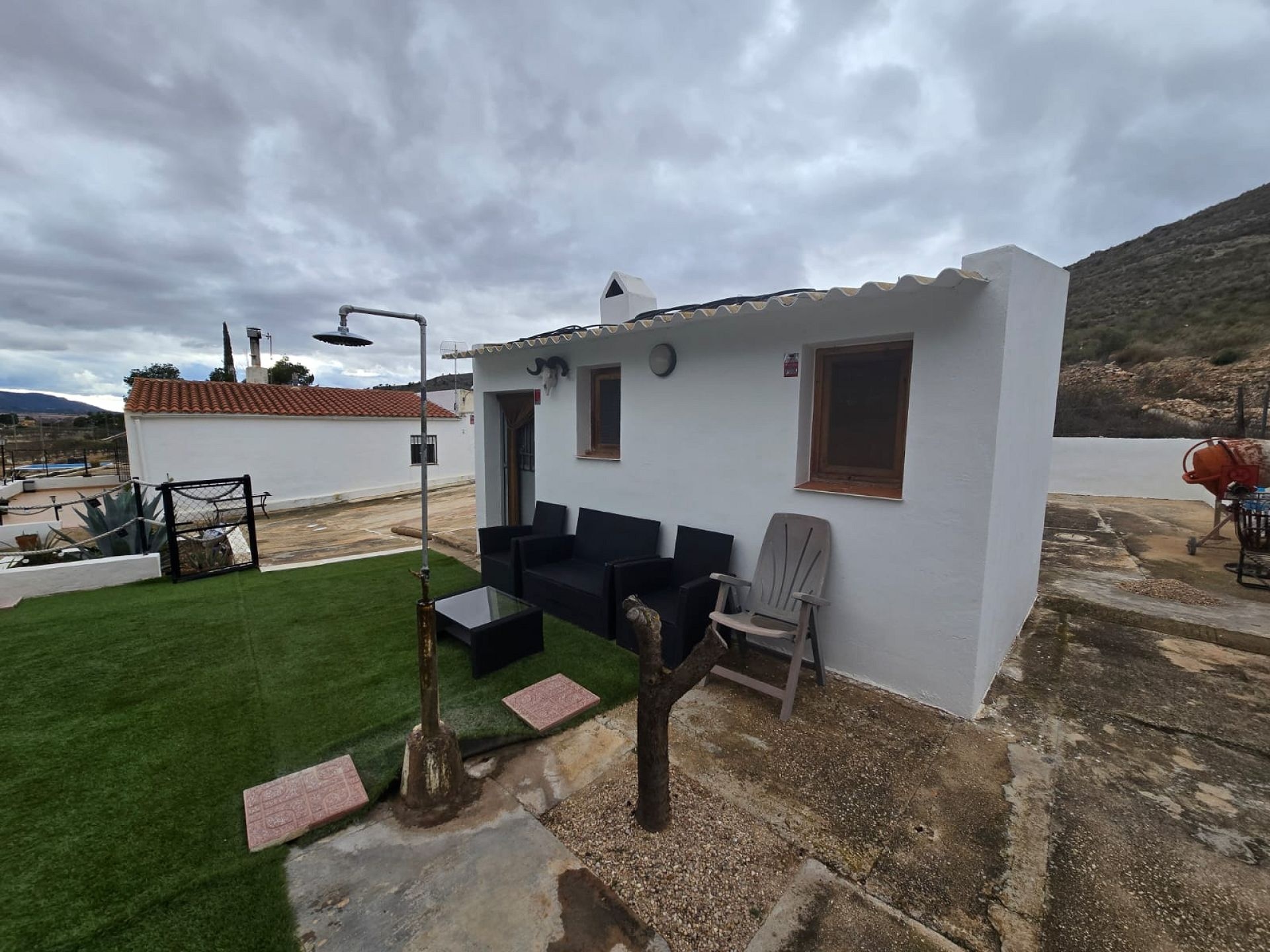 Resale - 4 Bedroom 2 Bathroom Country house in Yecla -  - Murcia