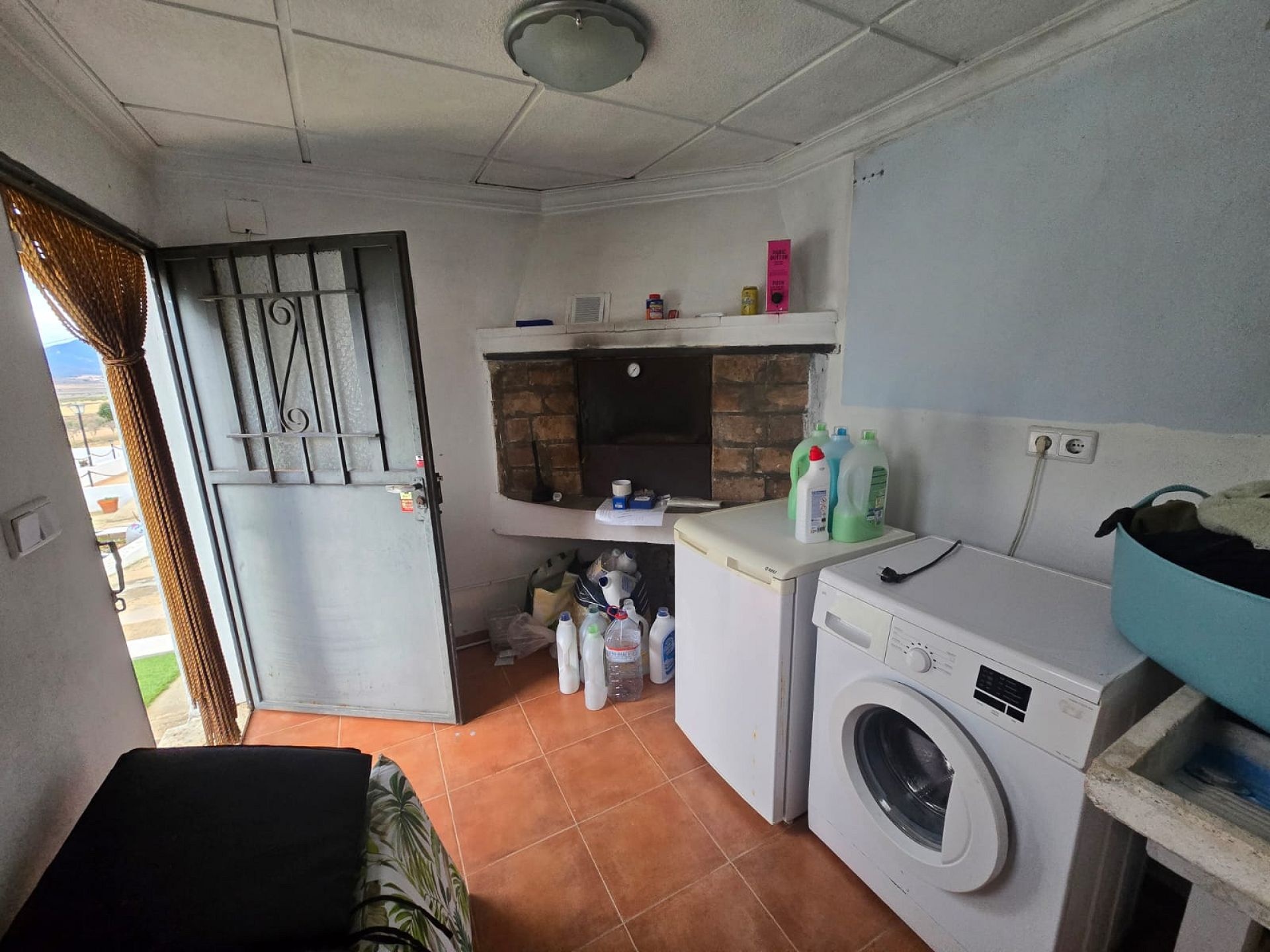 Resale - 4 Bedroom 2 Bathroom Country house in Yecla -  - Murcia