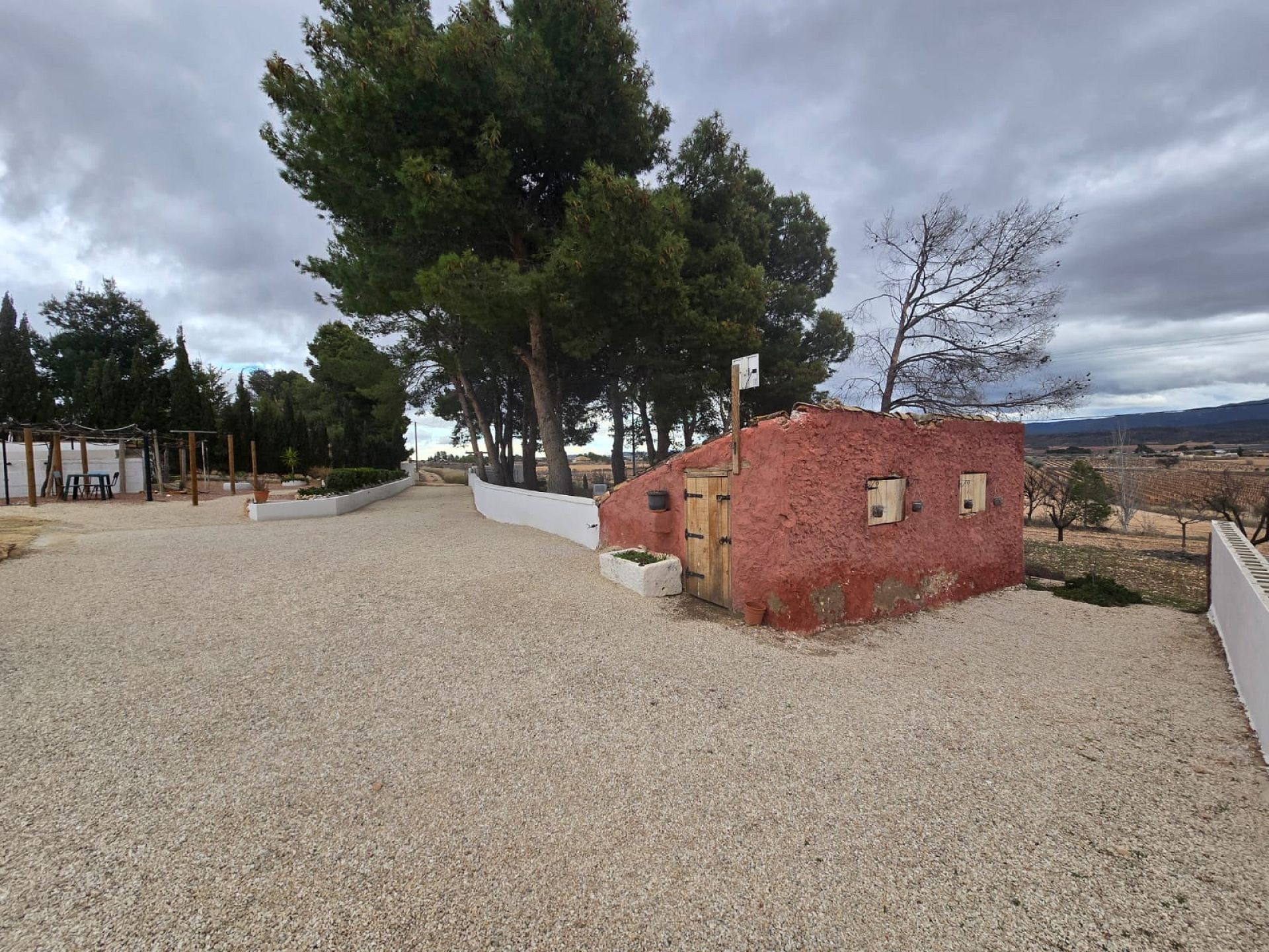 Resale - 4 Bedroom 2 Bathroom Country house in Yecla -  - Murcia