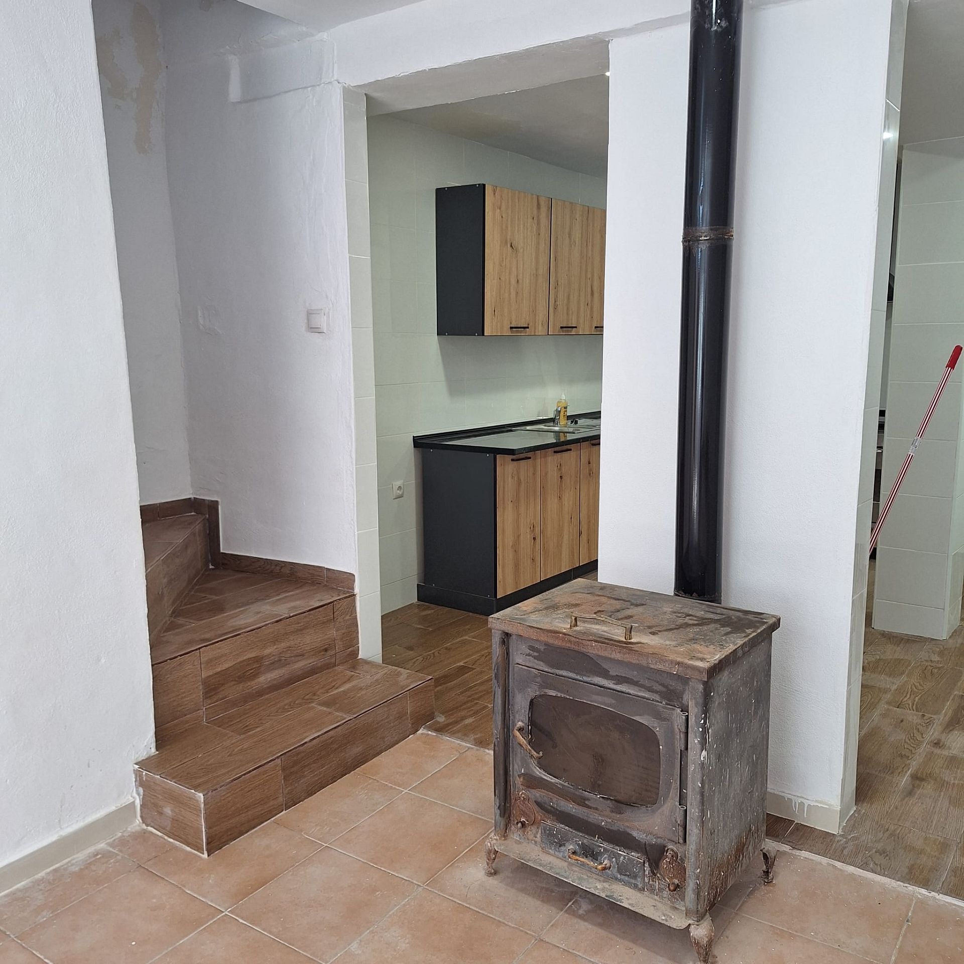 Resale - 2 Bedroom 1 Bathroom Townhouse in Sax -  - Alicante