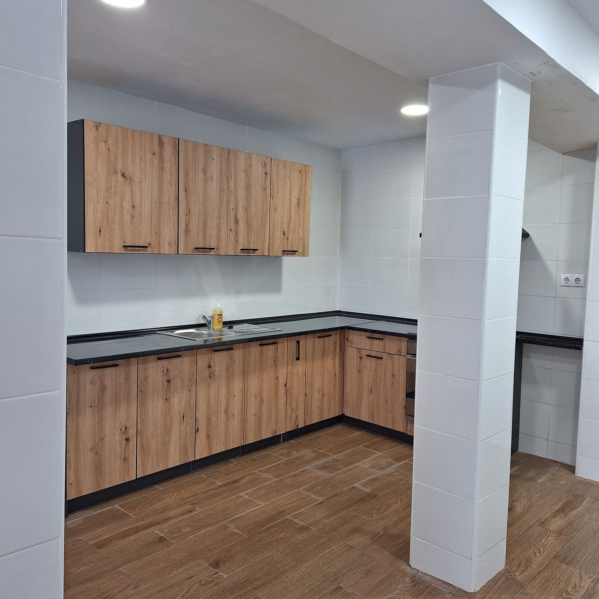 Resale - 2 Bedroom 1 Bathroom Townhouse in Sax -  - Alicante