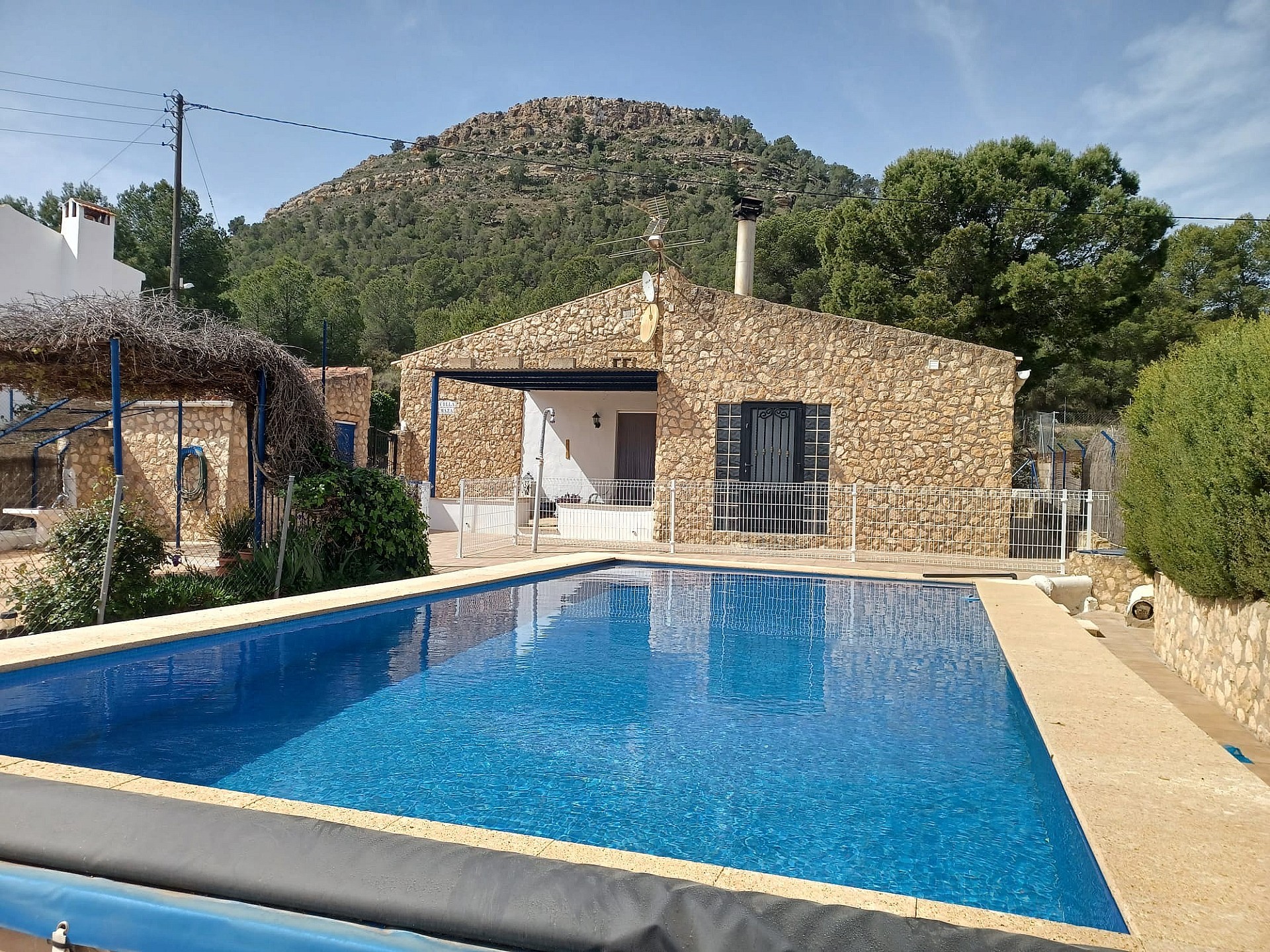 Resale - 3 Bedroom 1 Bathroom Country house in Yecla -  - Murcia