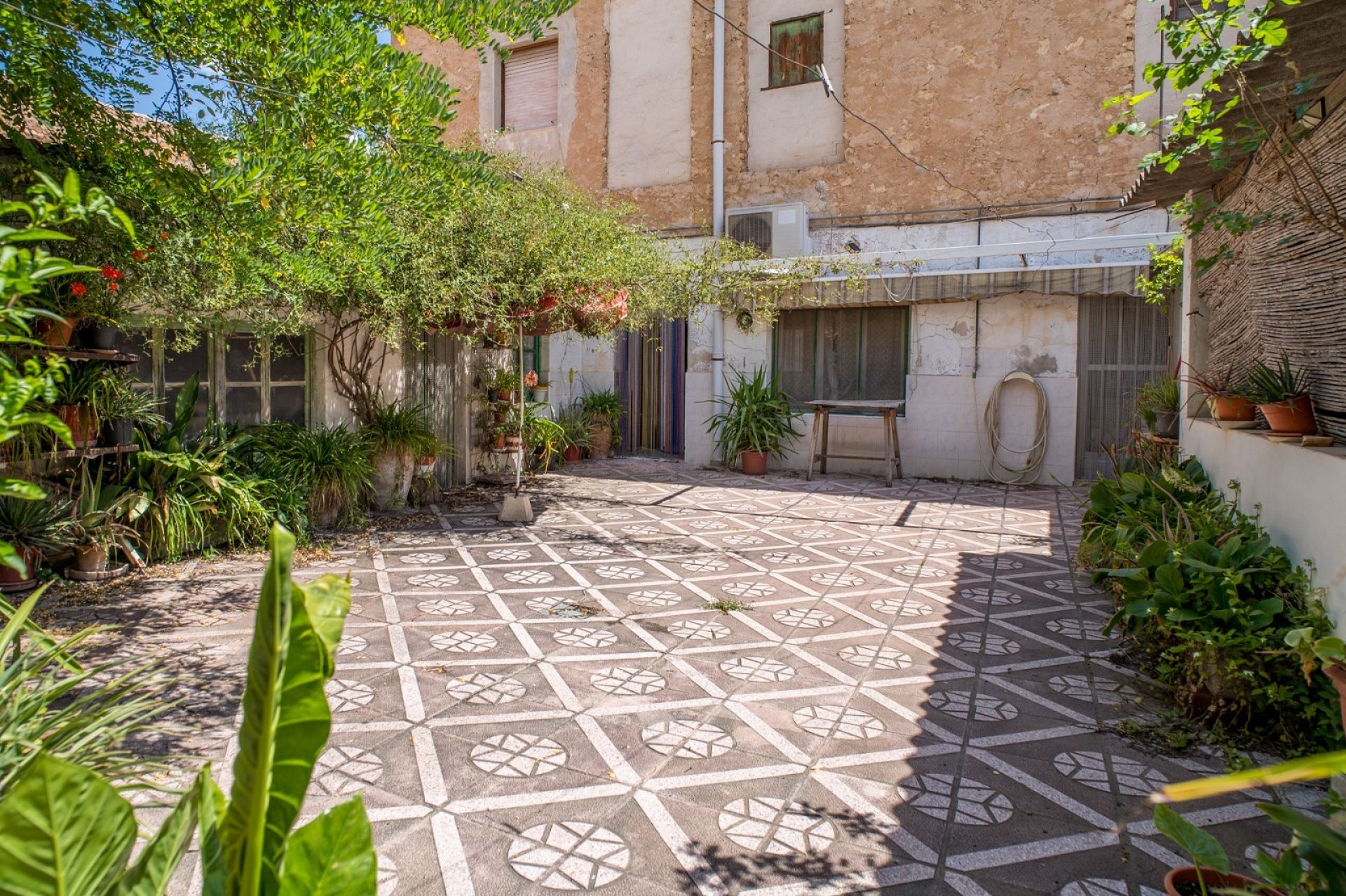 Resale - 5 Bedroom 3 Bathroom Townhouse in Pinoso -  - Alicante