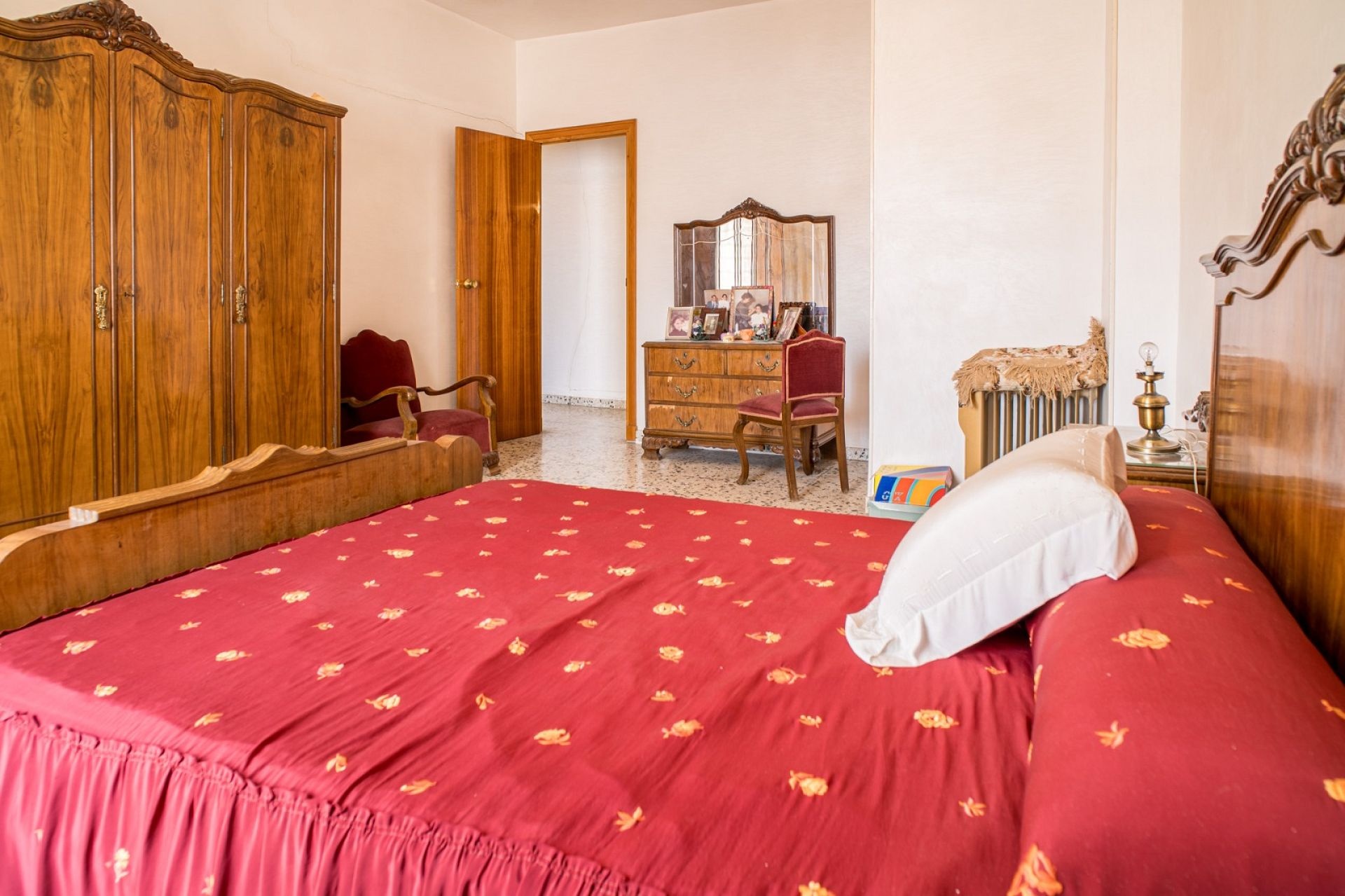 Resale - 5 Bedroom 3 Bathroom Townhouse in Pinoso -  - Alicante
