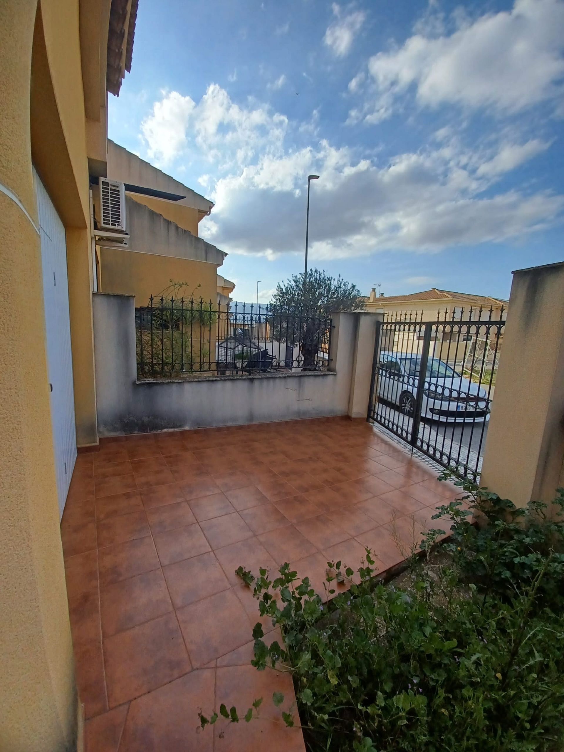 Resale - 4 Bedroom 2 Bathroom Townhouse in Pinoso -  - Alicante