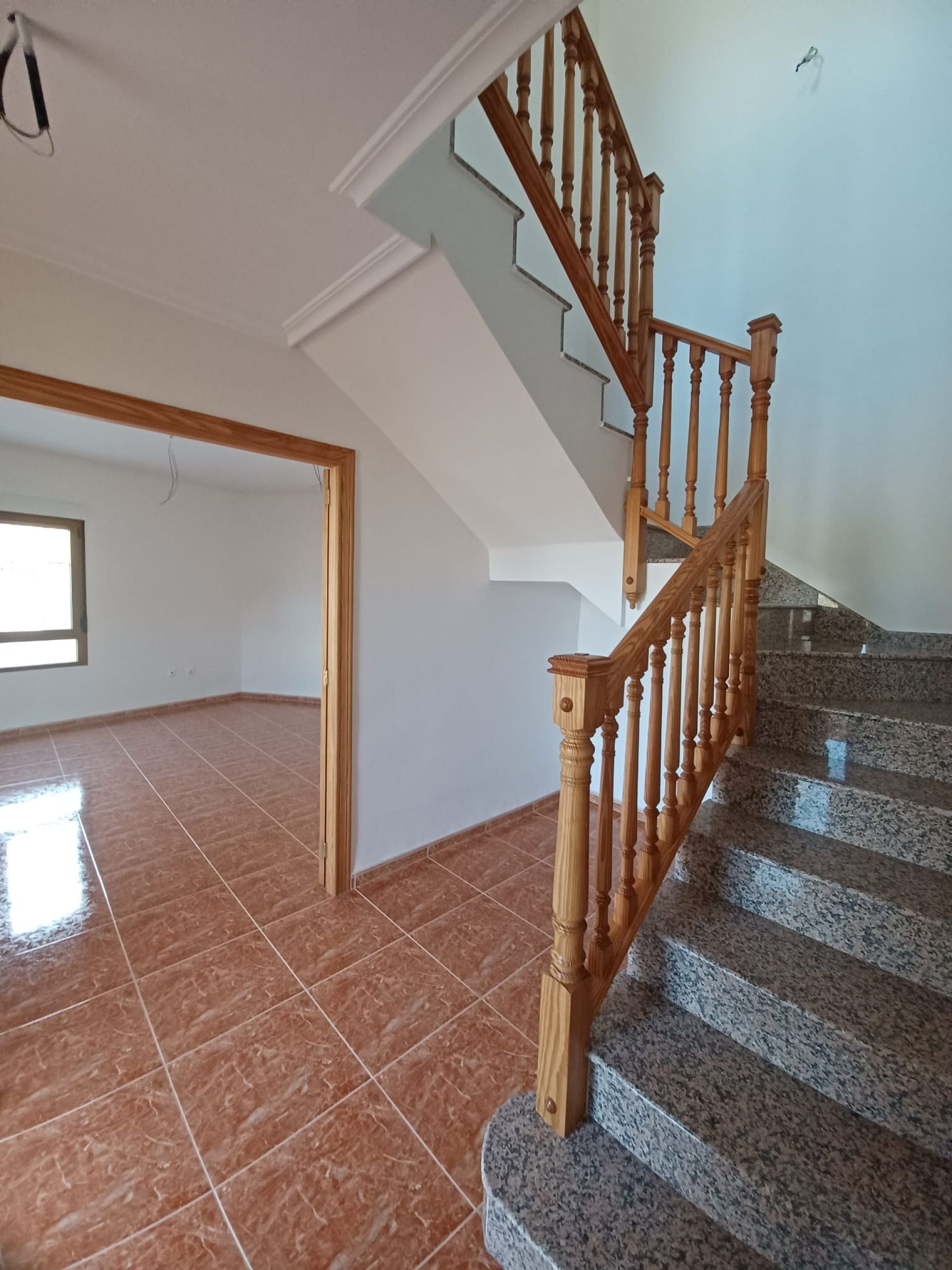 Resale - 4 Bedroom 2 Bathroom Townhouse in Pinoso -  - Alicante