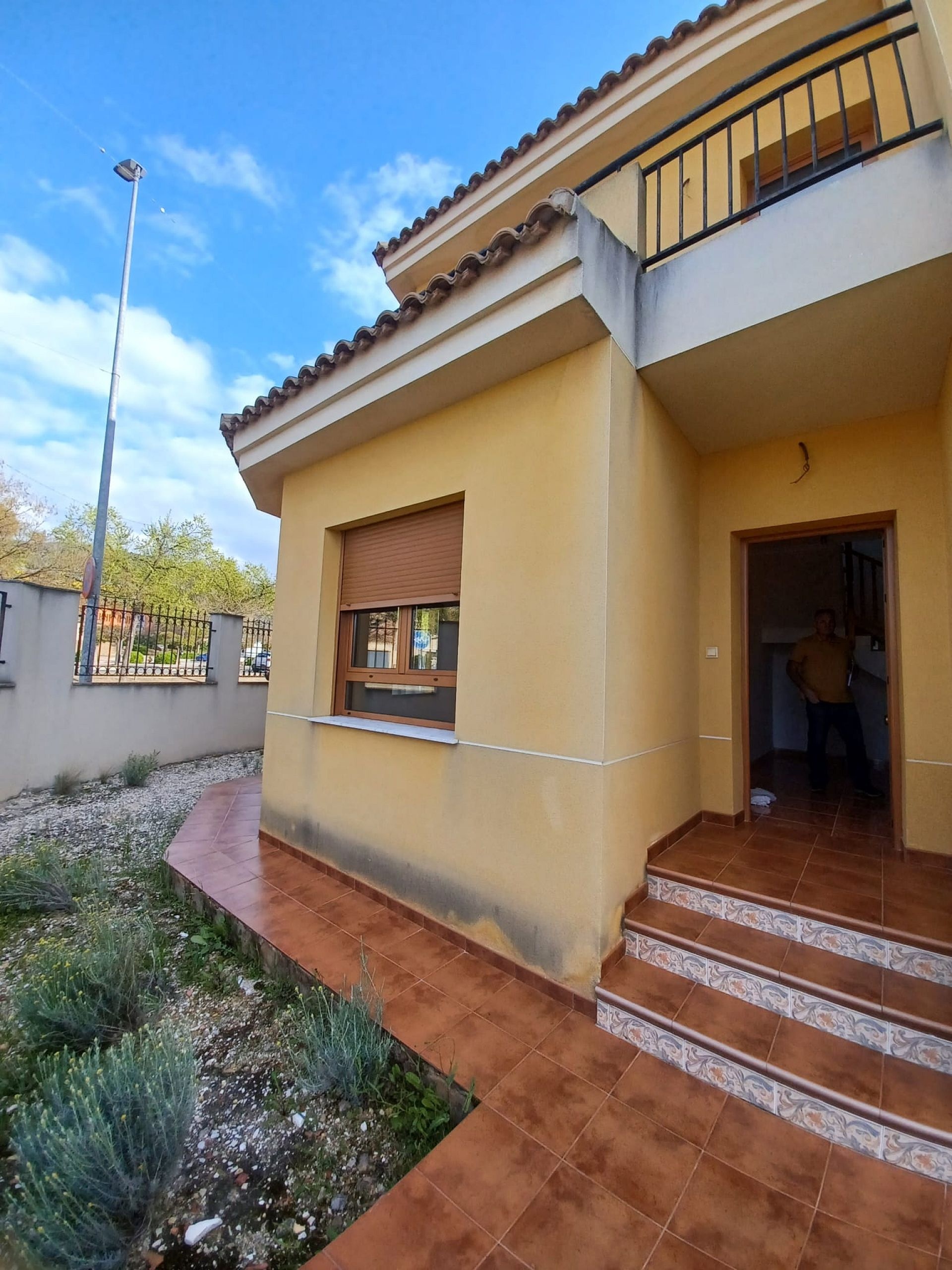 Resale - 4 Bedroom 2 Bathroom Townhouse in Pinoso -  - Alicante