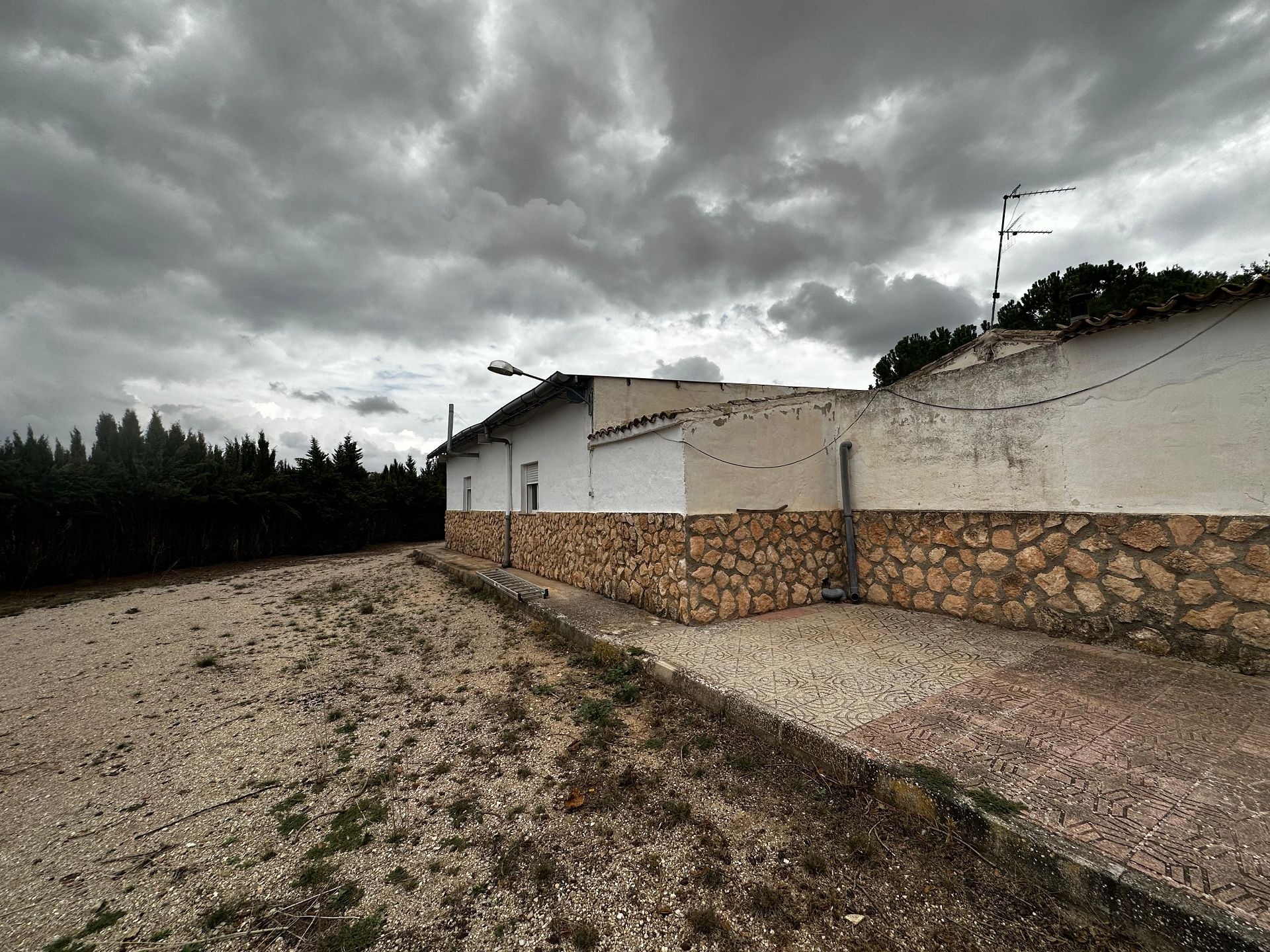 Resale - 4 Bedroom 2 Bathroom Villa in Yecla -  - Murcia