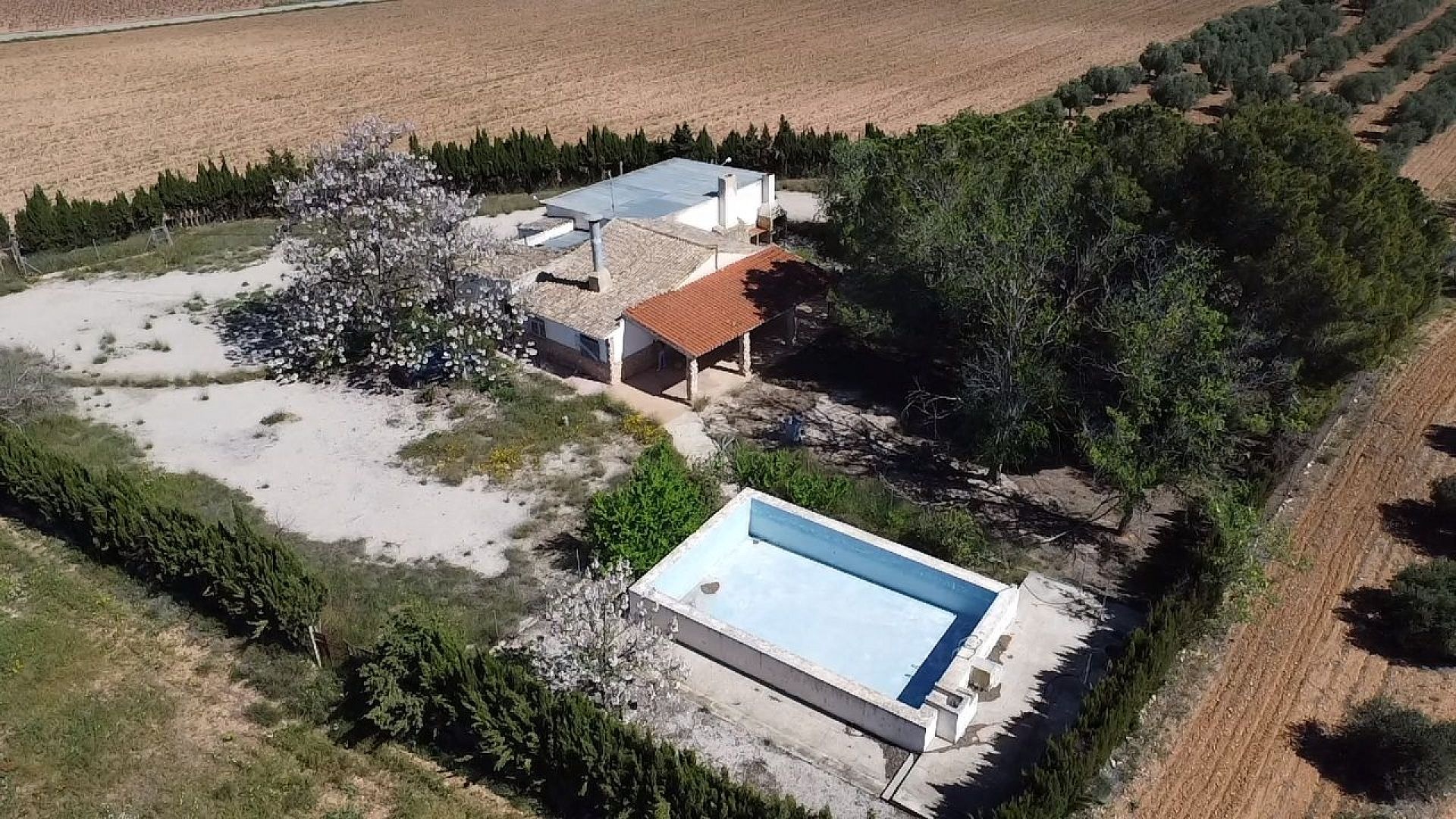 Resale - 4 Bedroom 2 Bathroom Villa in Yecla -  - Murcia