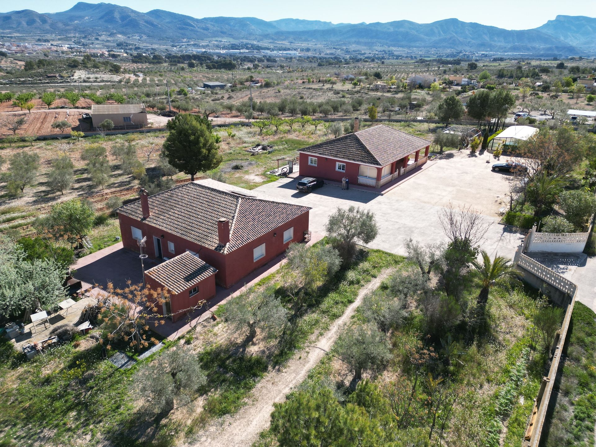Resale - 8 Bedroom 3 Bathroom Villa in Sax -  - Alicante